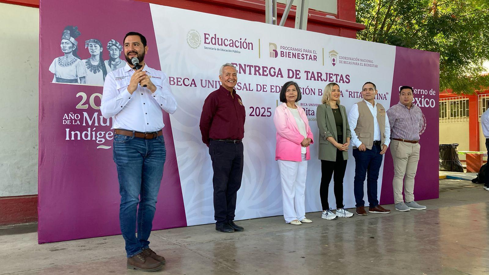 $!Con entrega de 1,430 tarjetas en ETI 77, culmina primera fase de la Beca ‘Rita Cetina’ en Mazatlán