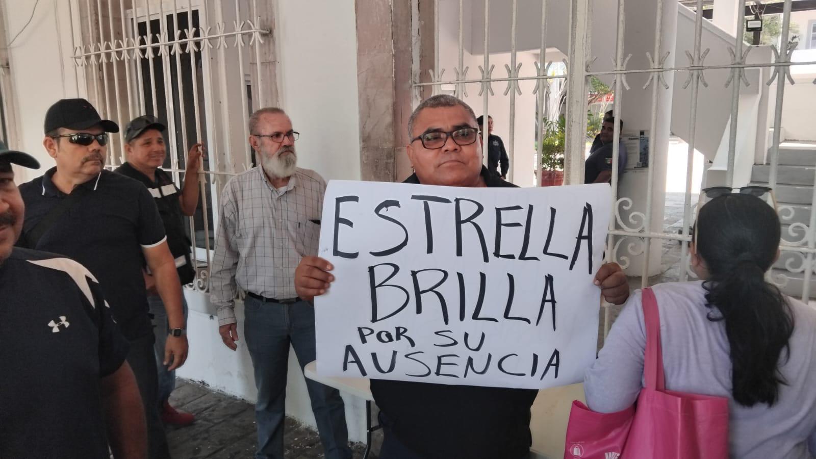 $!Levantan plantón Guerreros Azules tras promesa del Estado de atenderlos
