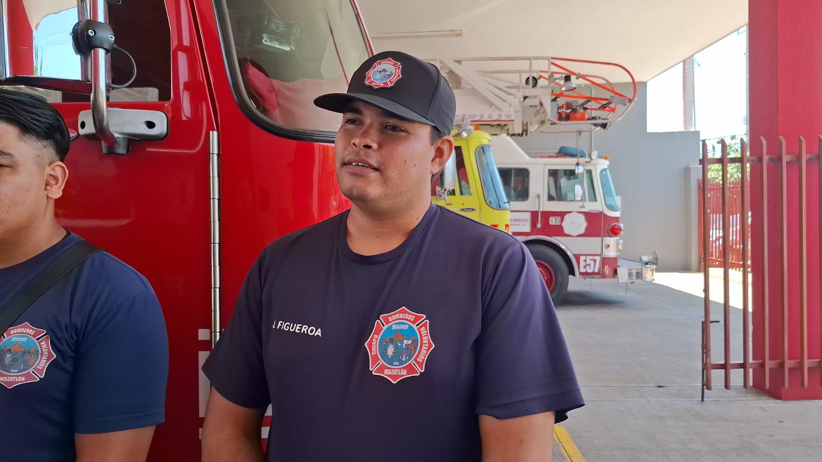 $!Arlette, Juan Antonio, Fernando y Brayan comparten historias de valor y entrega como bomberos de Mazatlán
