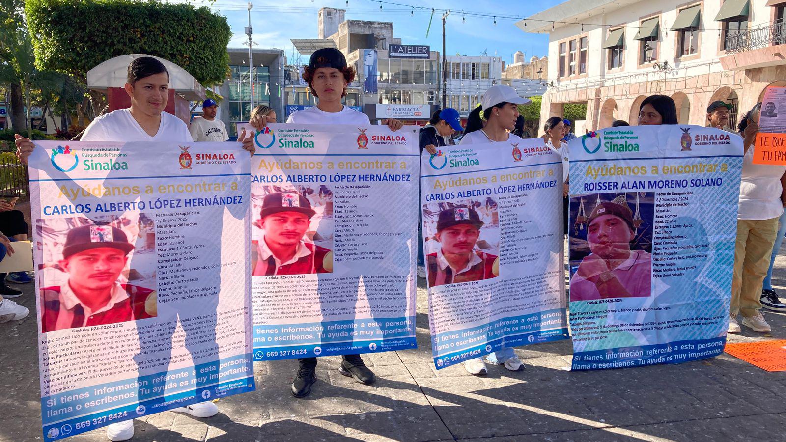 $!Exigen en manifestación en Mazatlán apoyo para encontrar a personas desaparecidas y renuncia del Gobernador Rocha
