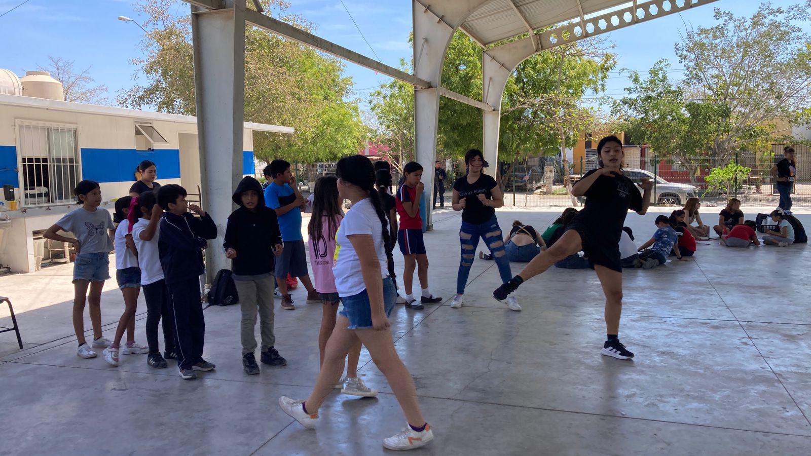 $!Niños y niñas de la primaria Francisco Madero Herrera en Santa Fe disfrutan del programa ‘Cultura en Movimiento’