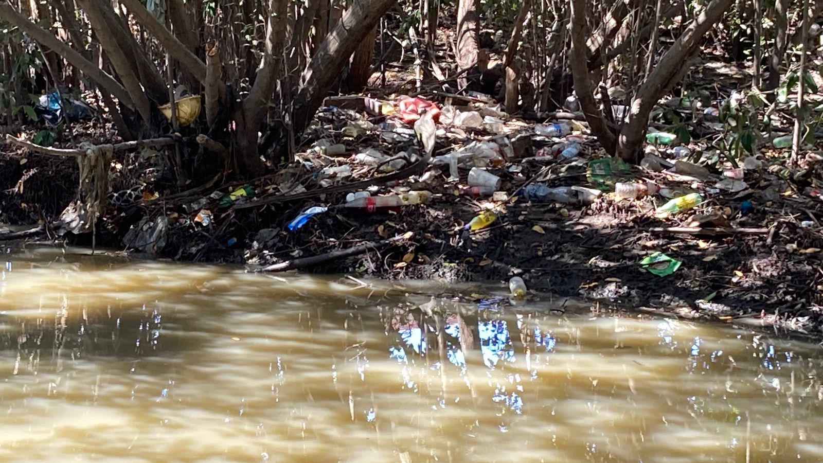 $!Basura y desechos en canal preocupan a vecinos de Tierra y Libertad, en Mazatlán