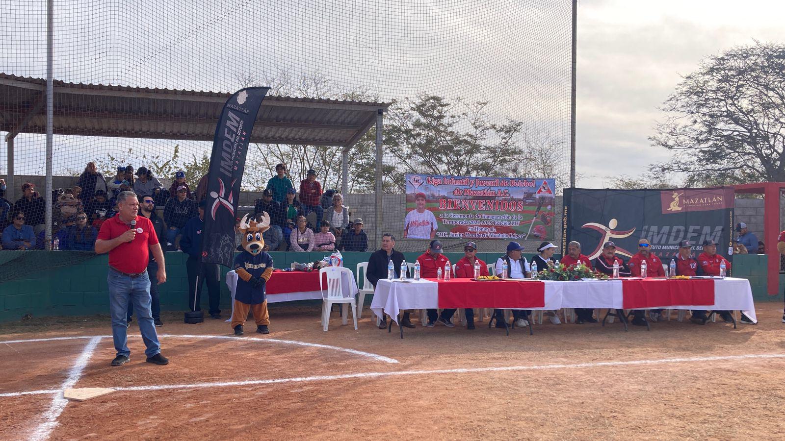 $!Cantan playball de nueva temporada de Liga Mazatlán