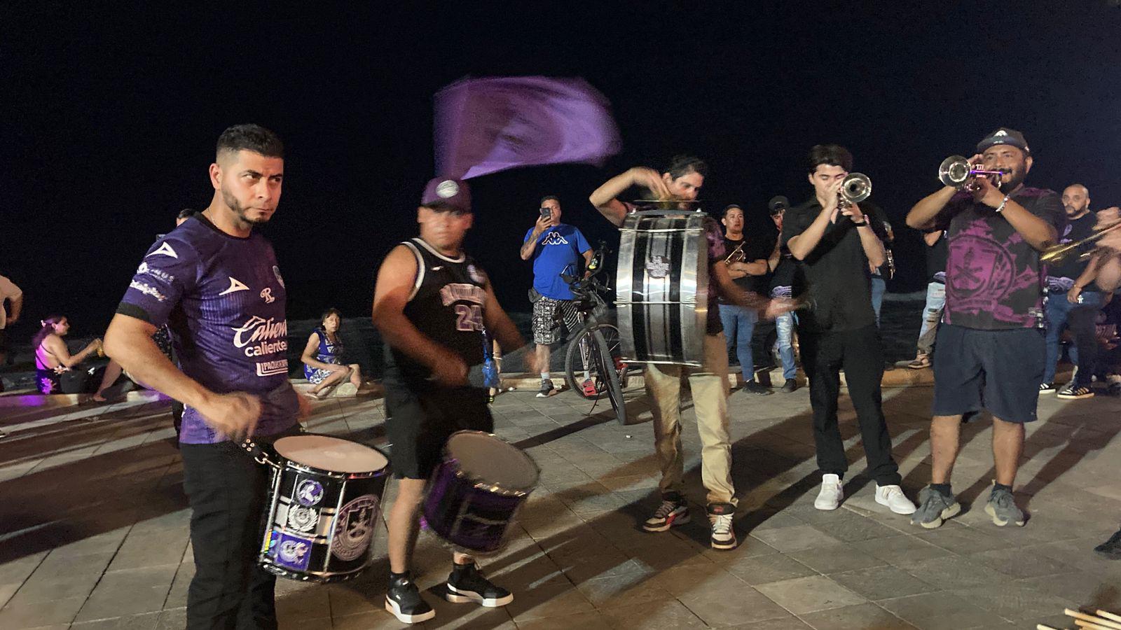 $!Mazatlán FC celebra quinto aniversario con vistoso desfile