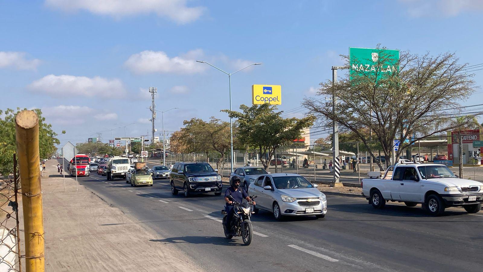 $!Con el regreso a clases, tráfico vehicular se satura sobre el puente del Libramiento Colosio