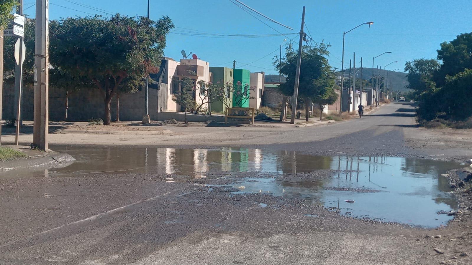 $!Contaminan el arroyo Jabalines con descargas de aguas negras, en Mazatlán