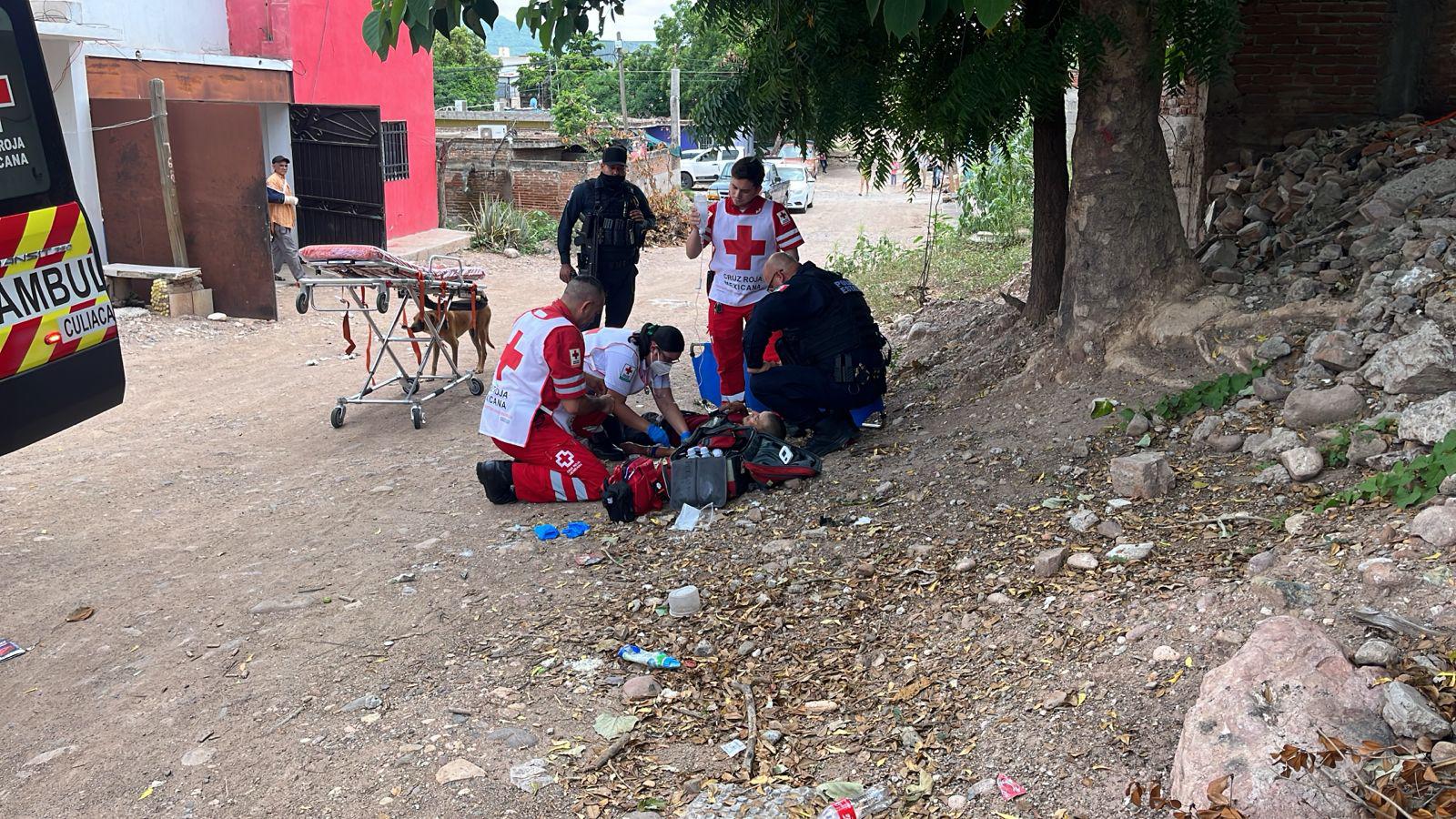 $!Conductor se da a la fuga tras atropellar a un hombre en Culiacán
