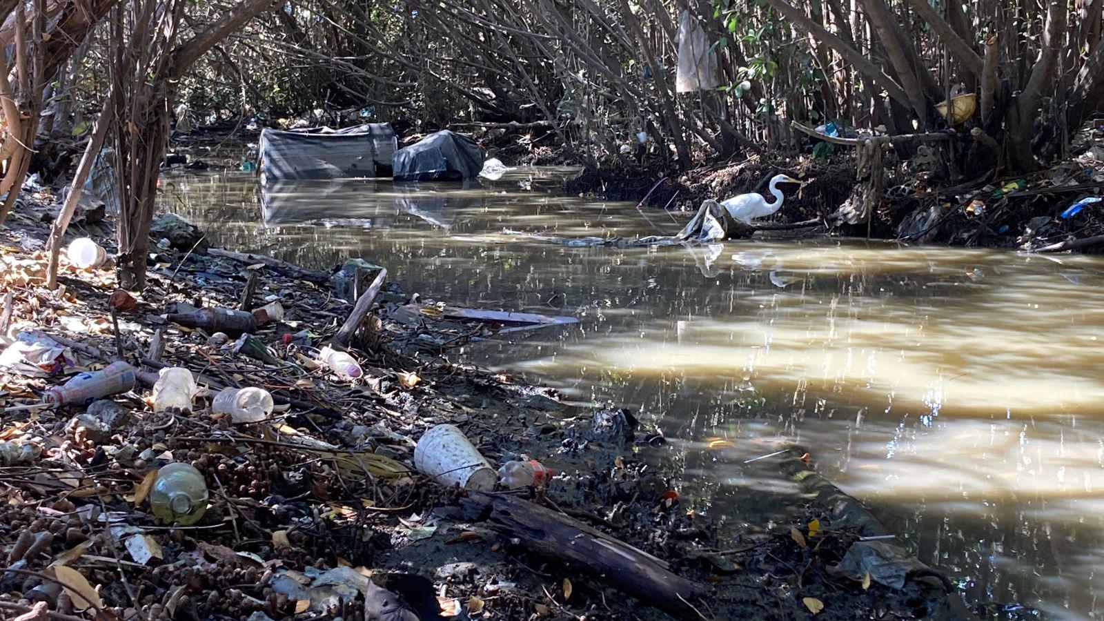 $!Basura y desechos en canal preocupan a vecinos de Tierra y Libertad, en Mazatlán