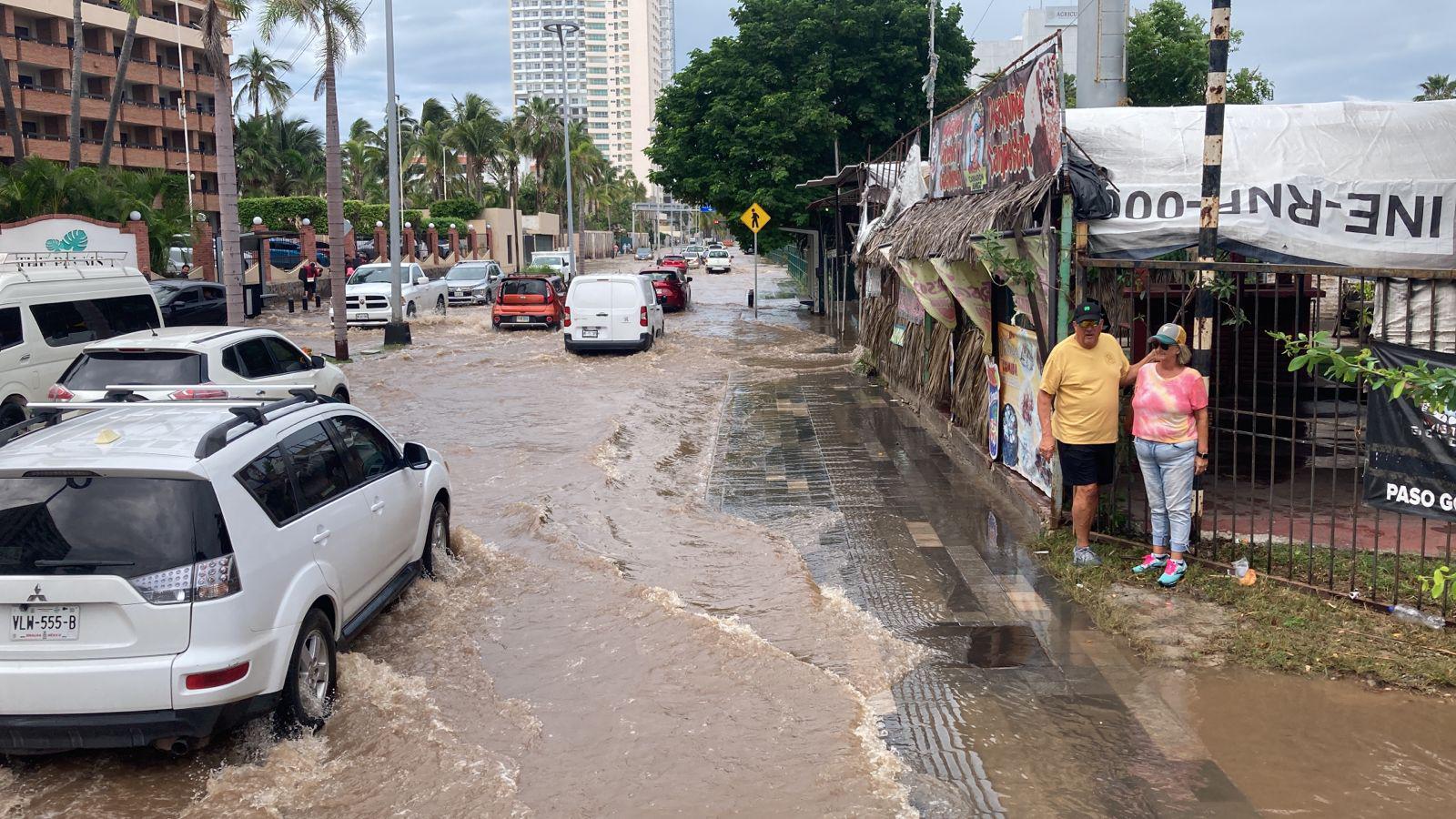 $!Bajo el agua, parte de la Zona Dorada en Mazatlán