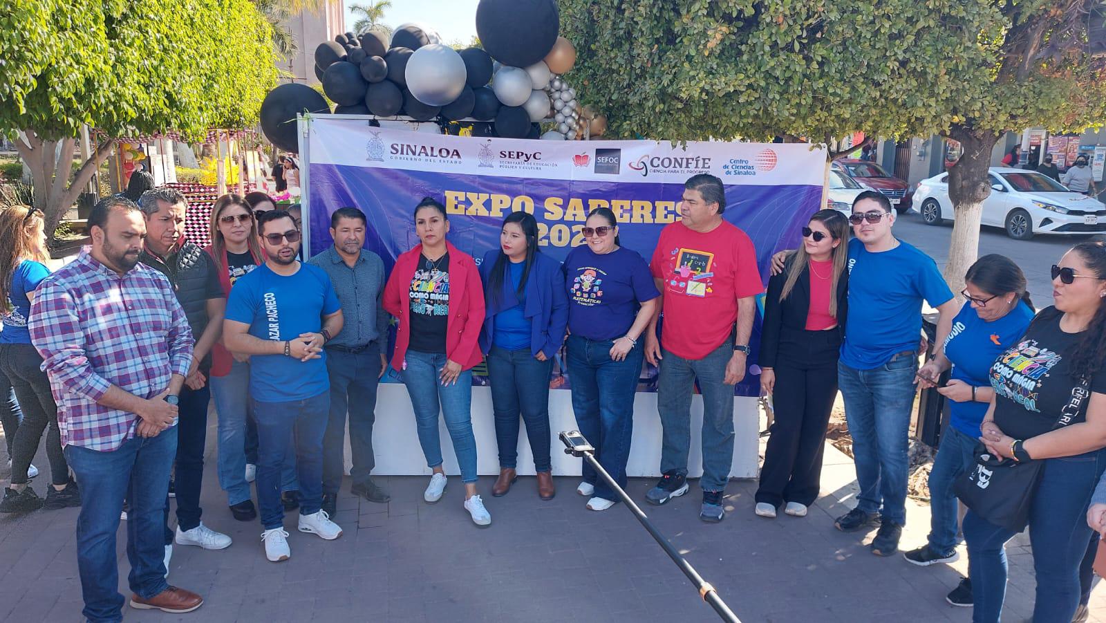 $!Docentes escuinapenses demuestran conocimientos adquiridos en diplomados de ciencias y matemáticas