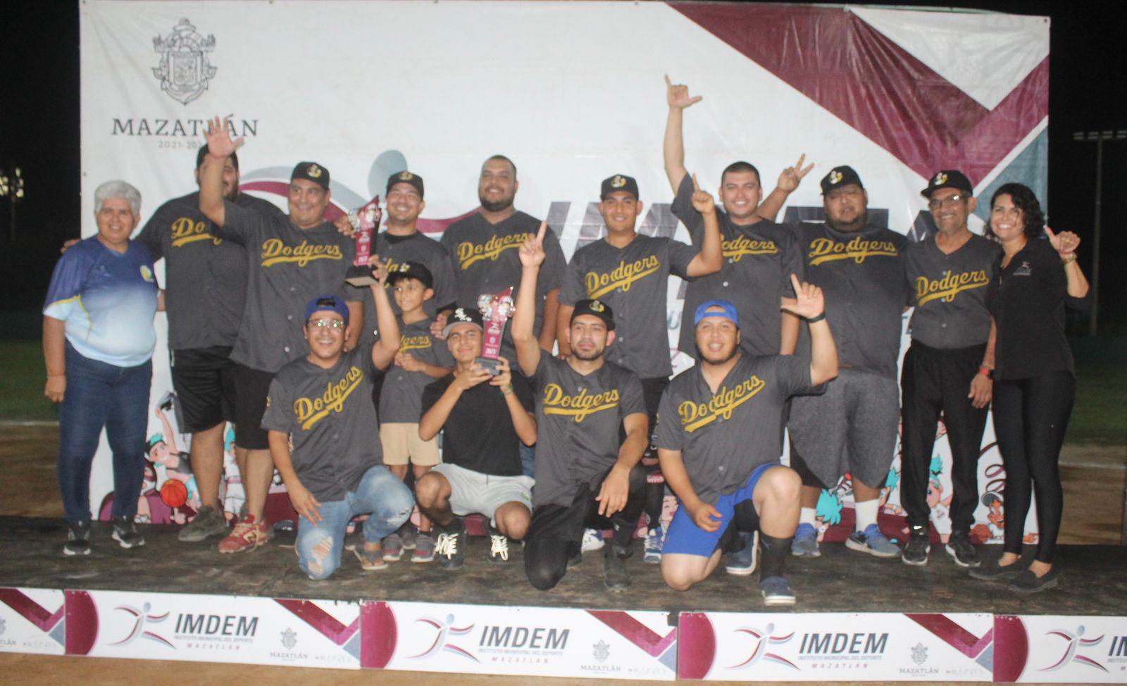 $!Premian a lo mejor de la Liga de Softbol Imdem