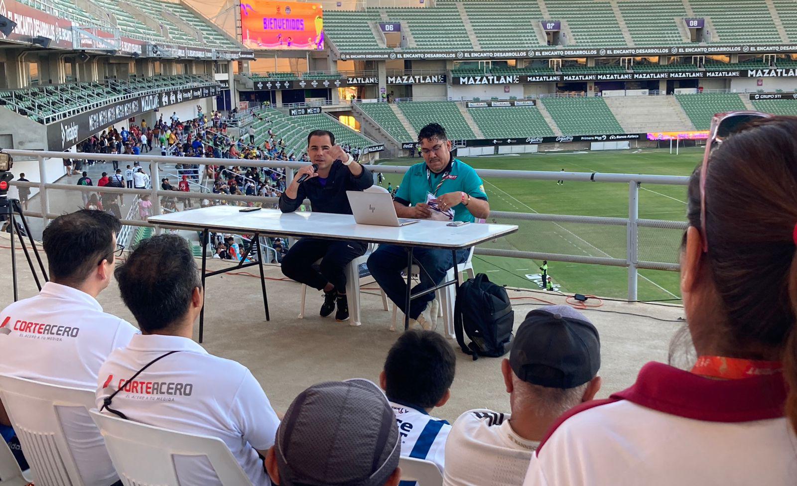 $!Sinaloense Omar Bravo es invitado especial de Copa Mazatlán