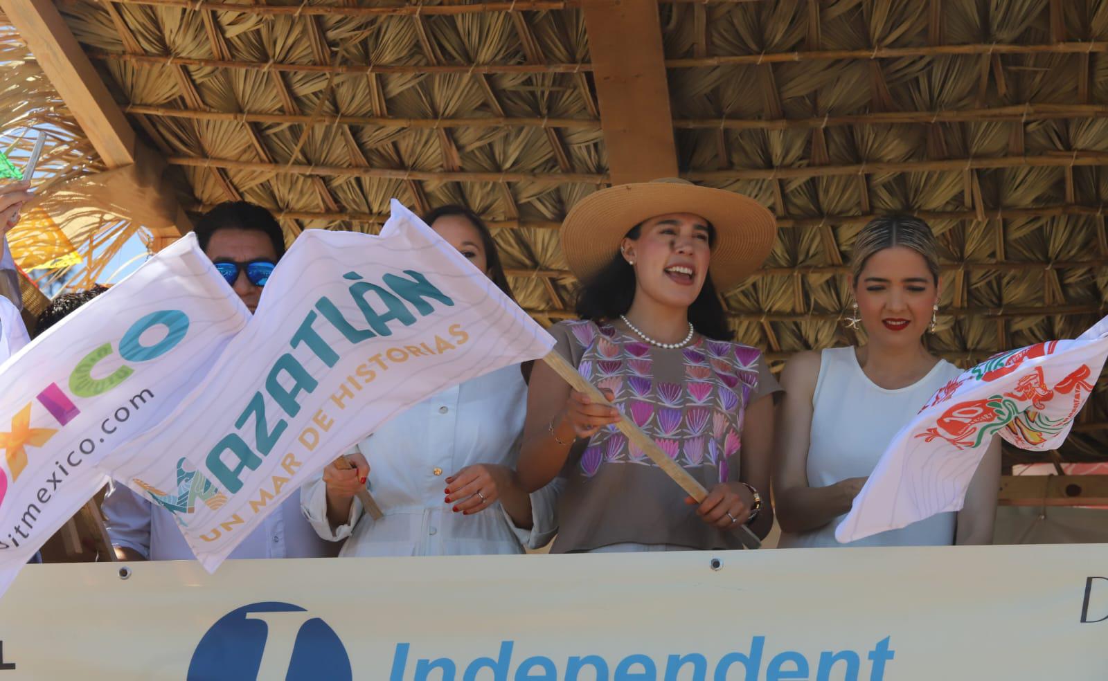 $!Amantes de las olas toman parte de inauguración de Mexi Log Fest, en Mazatlán