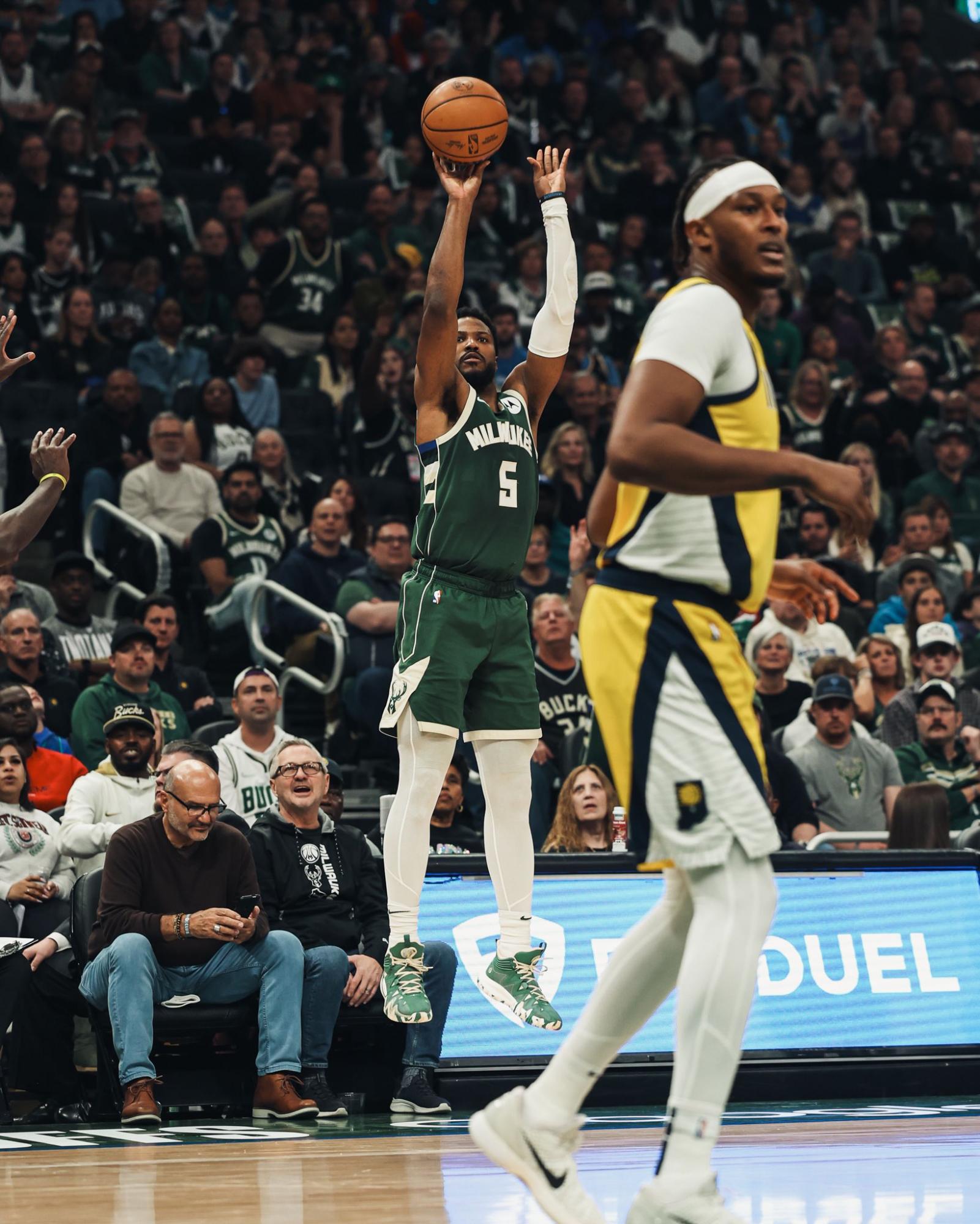 $!Los Bucks se llevan el primer juego contra los Pacers sin Giannis Antetokounmpo