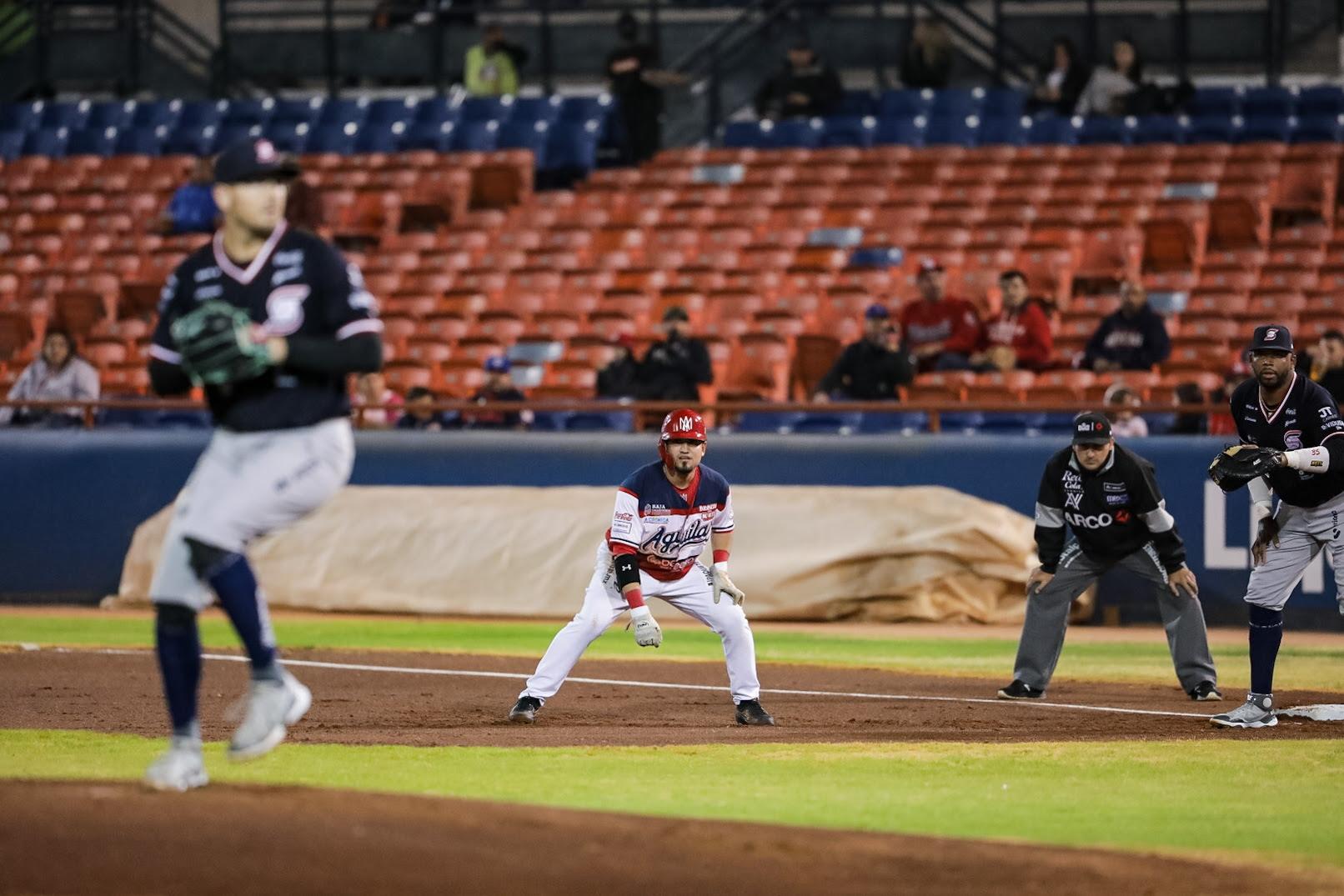 $!Águilas y Sultanes dividen en la doble cartelera, en la frontera