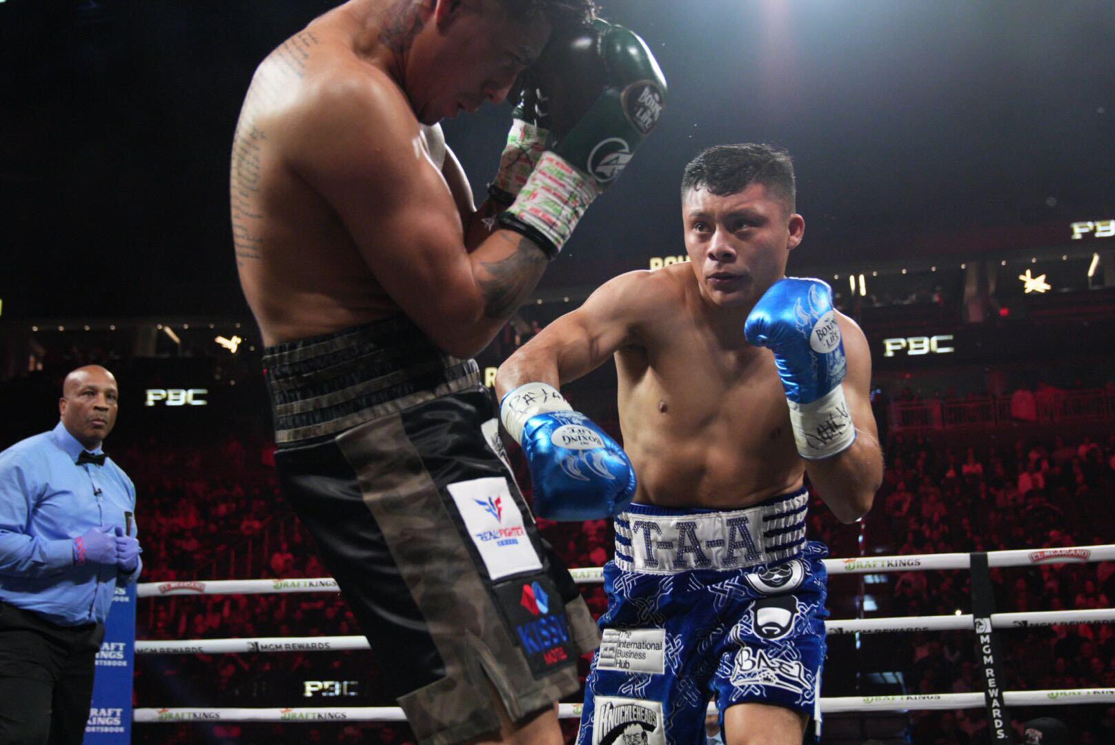 $!Pitbull Cruz derrota por decisión unánime a Ángel Fierro