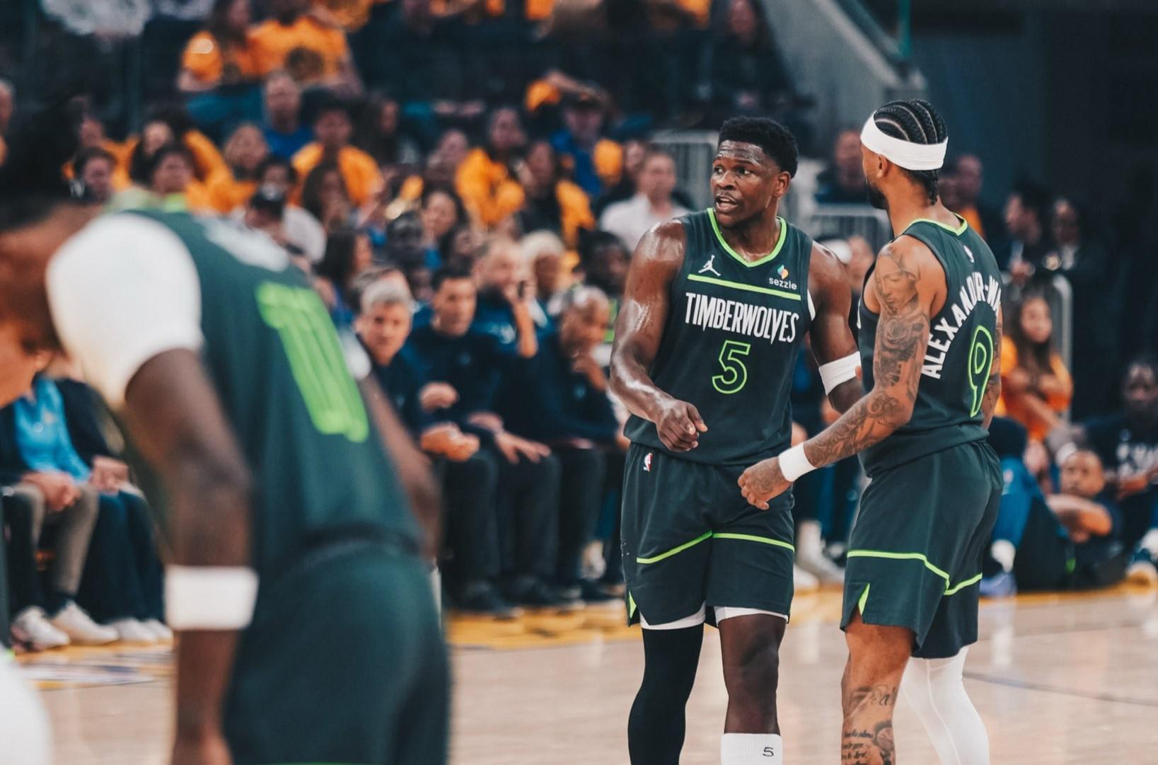 $!Los Wolves escapan a última hora de la trampa de los Warriors