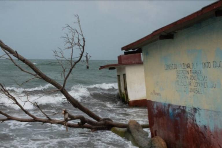 Comunidades bajo el agua: la crecida del mar amenaza con desaparecer tierras costeras del mapa