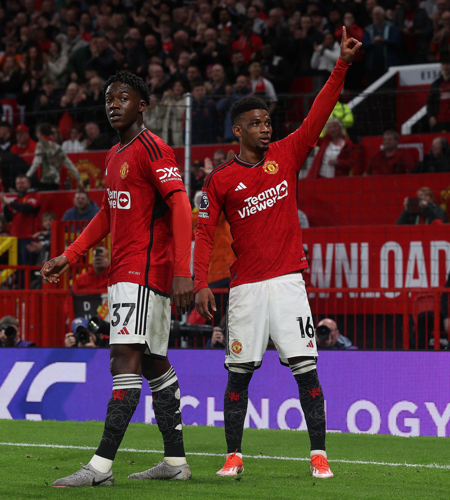$!Manchester United se levanta y se aferra a Europa