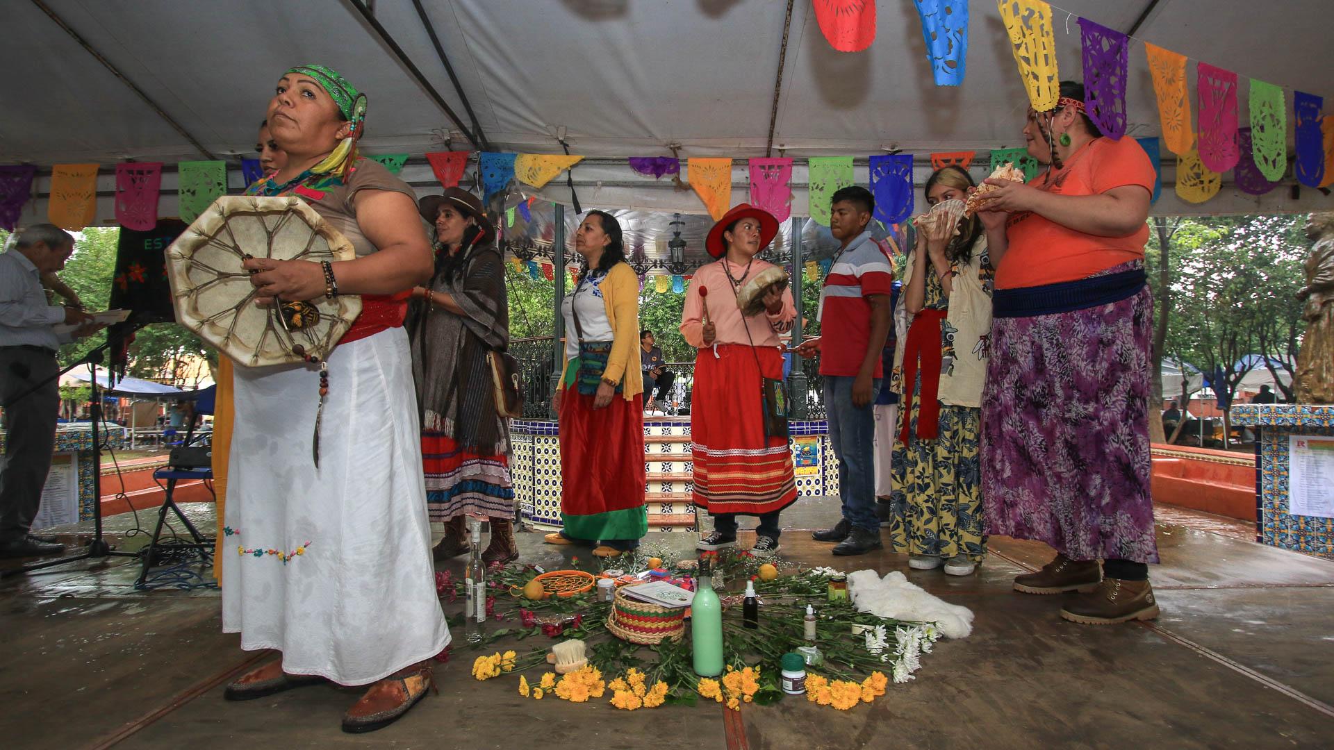 $!Mujeres que enseñan a vivir con dignidad