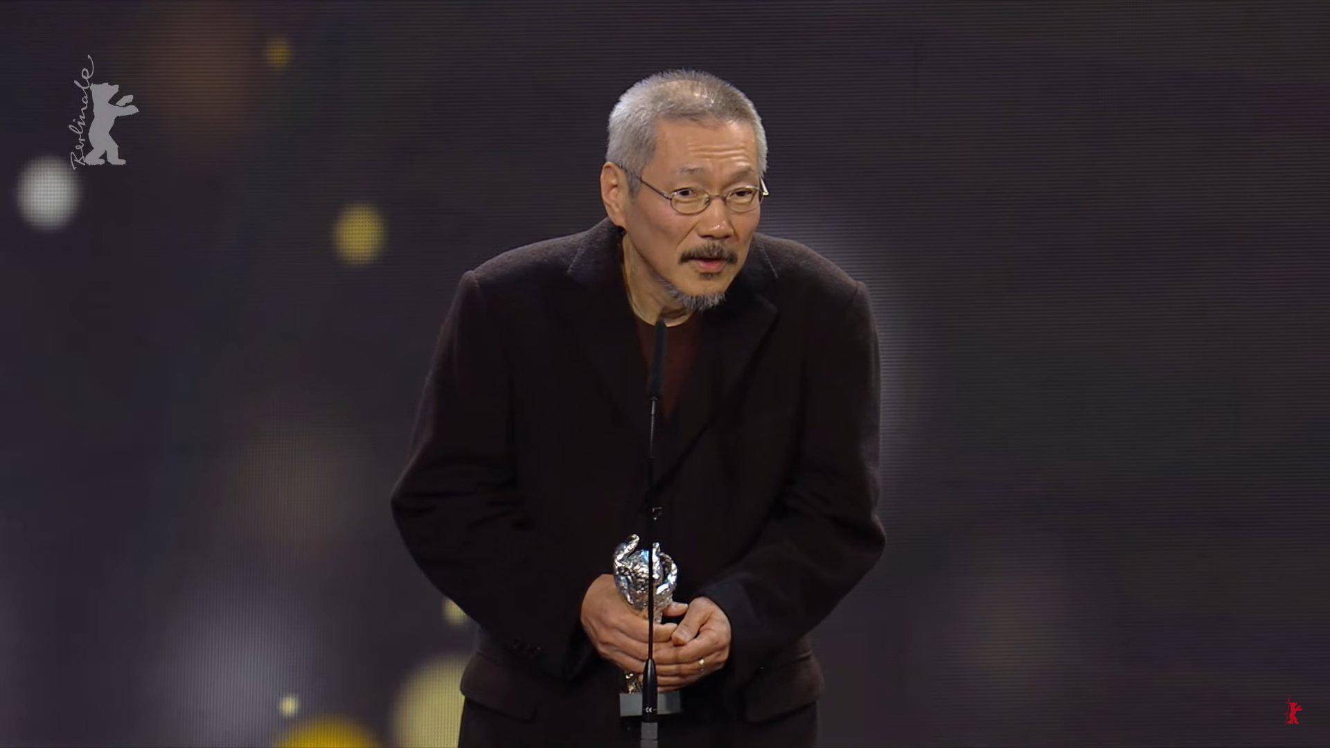 $!Hong Sangsoo agradeció al jurado de la Berlinaleel Oso de Plata por ‘A Traveler’s Needs’.