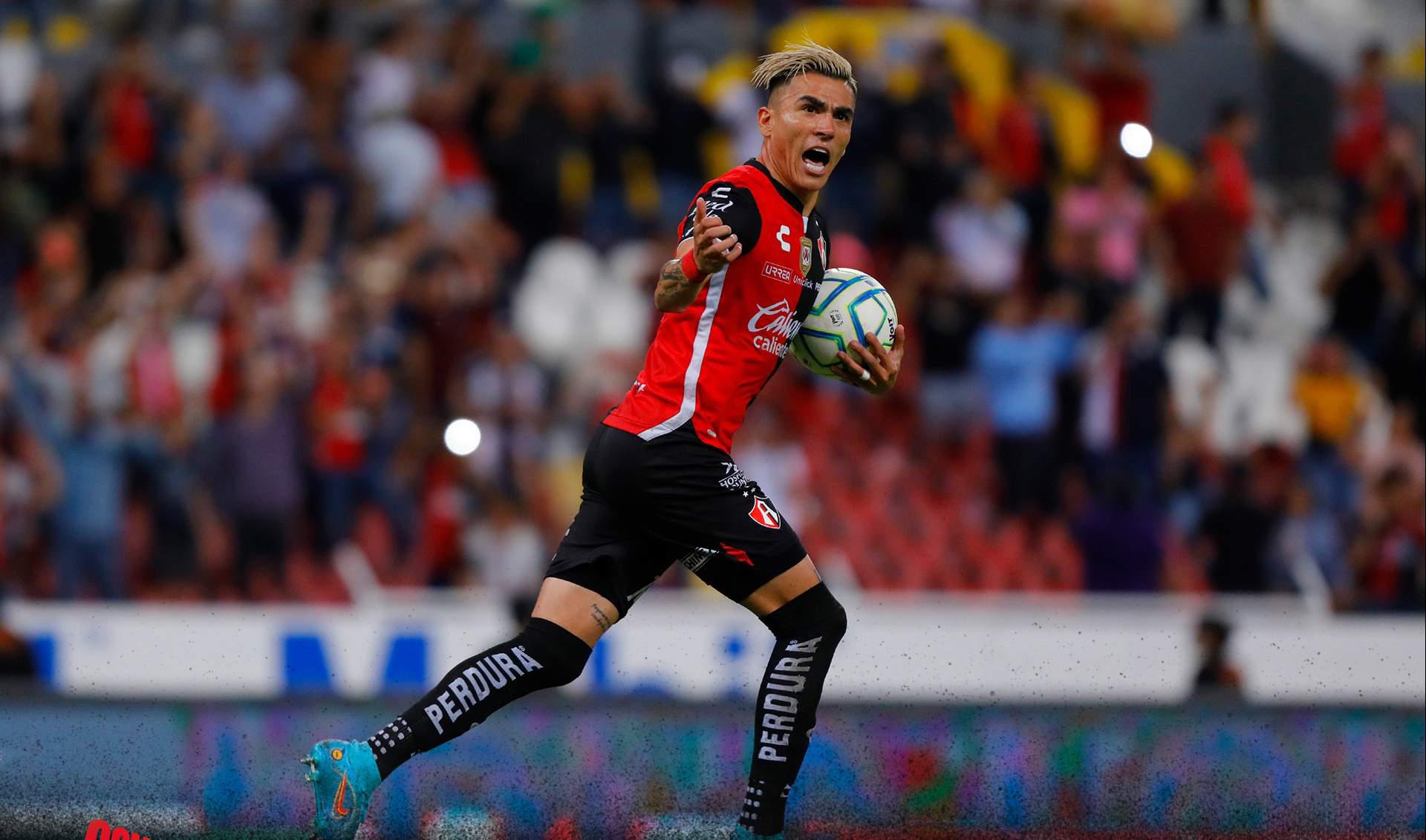 $!Sinaloense Ozziel Herrera marca en remontada del Atlas ante Querétaro