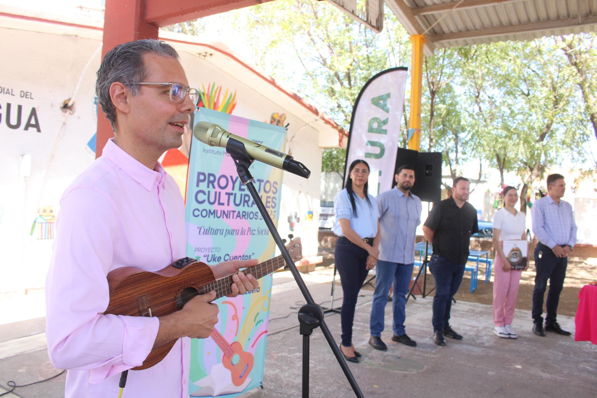 $!Luis Ildefonso Núñez impartirá las clases de ukelele.