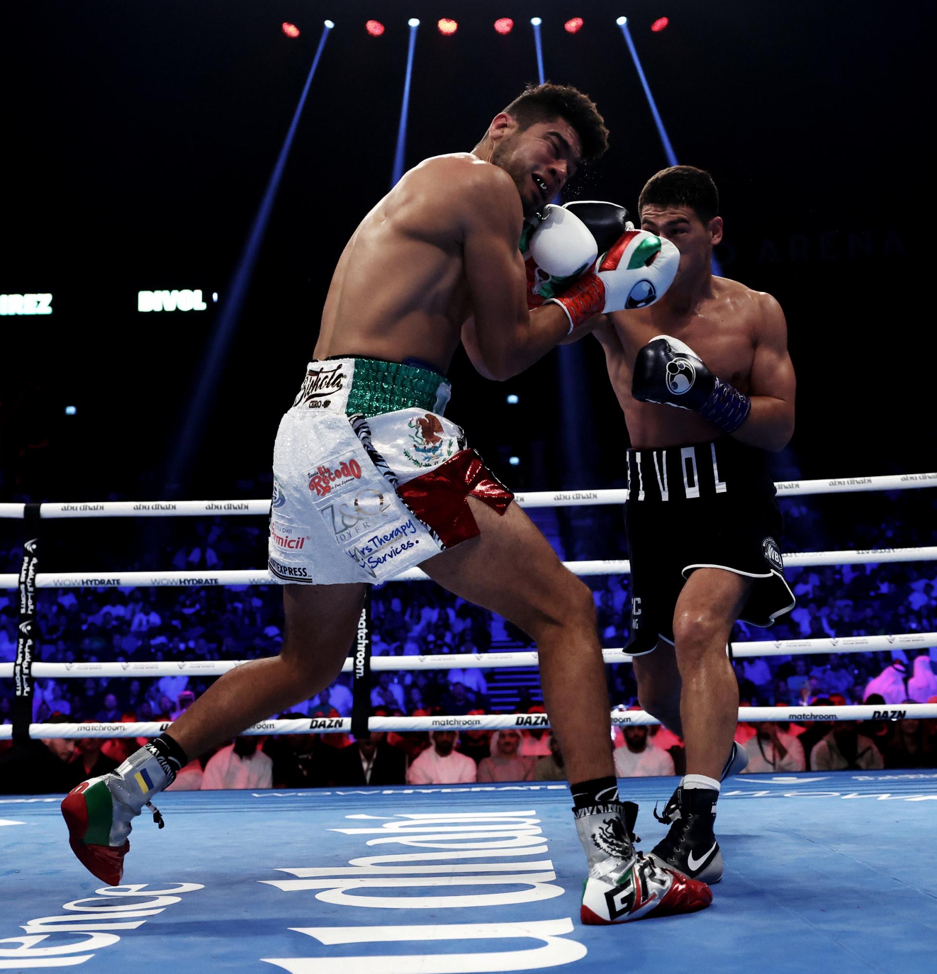$!‘Zurdo’ Ramírez pierde por decisión unánime ante Bivol