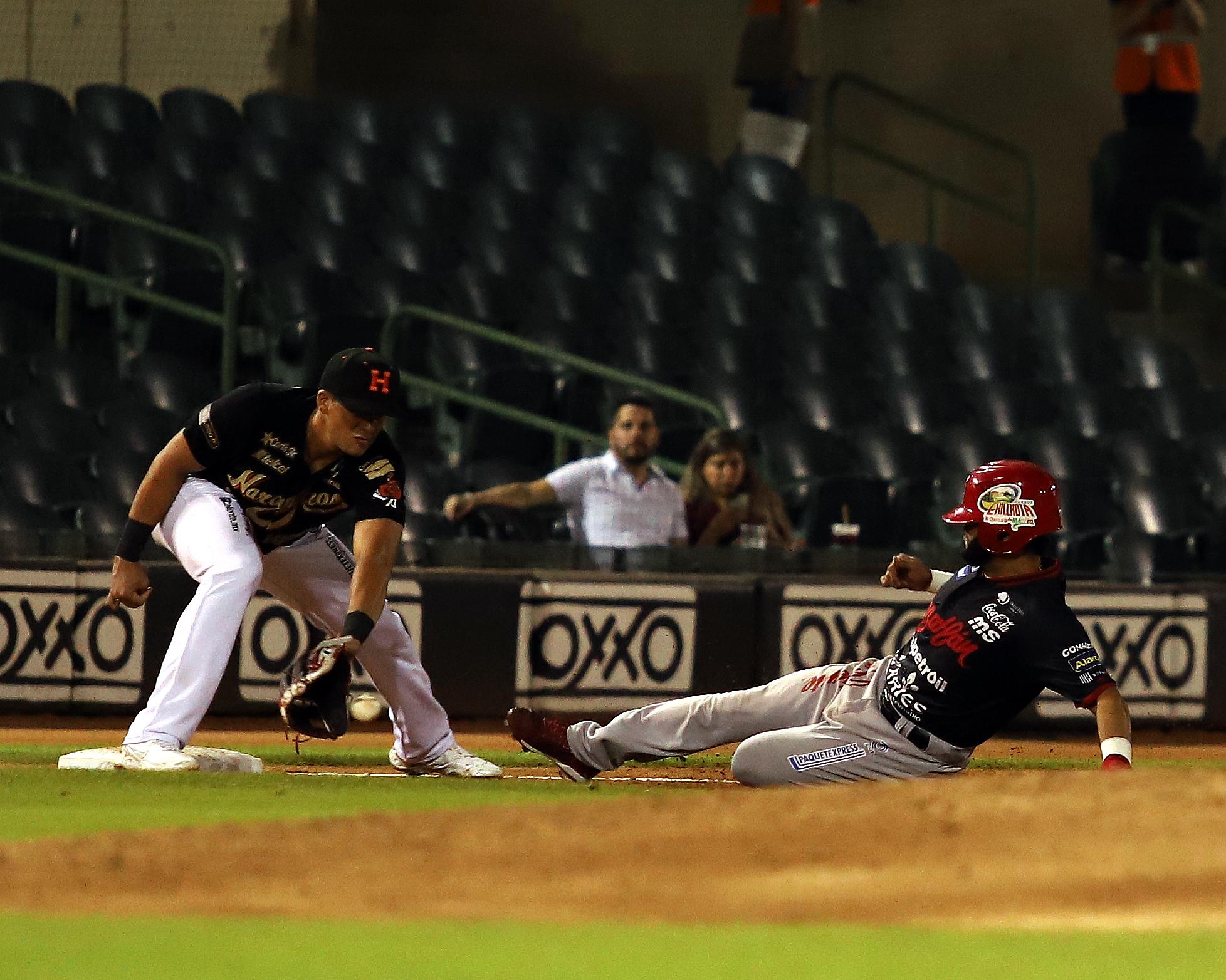 $!Venados de Mazatlán deja escapar la ventaja ante Naranjeros y se empata la serie en Hermosillo
