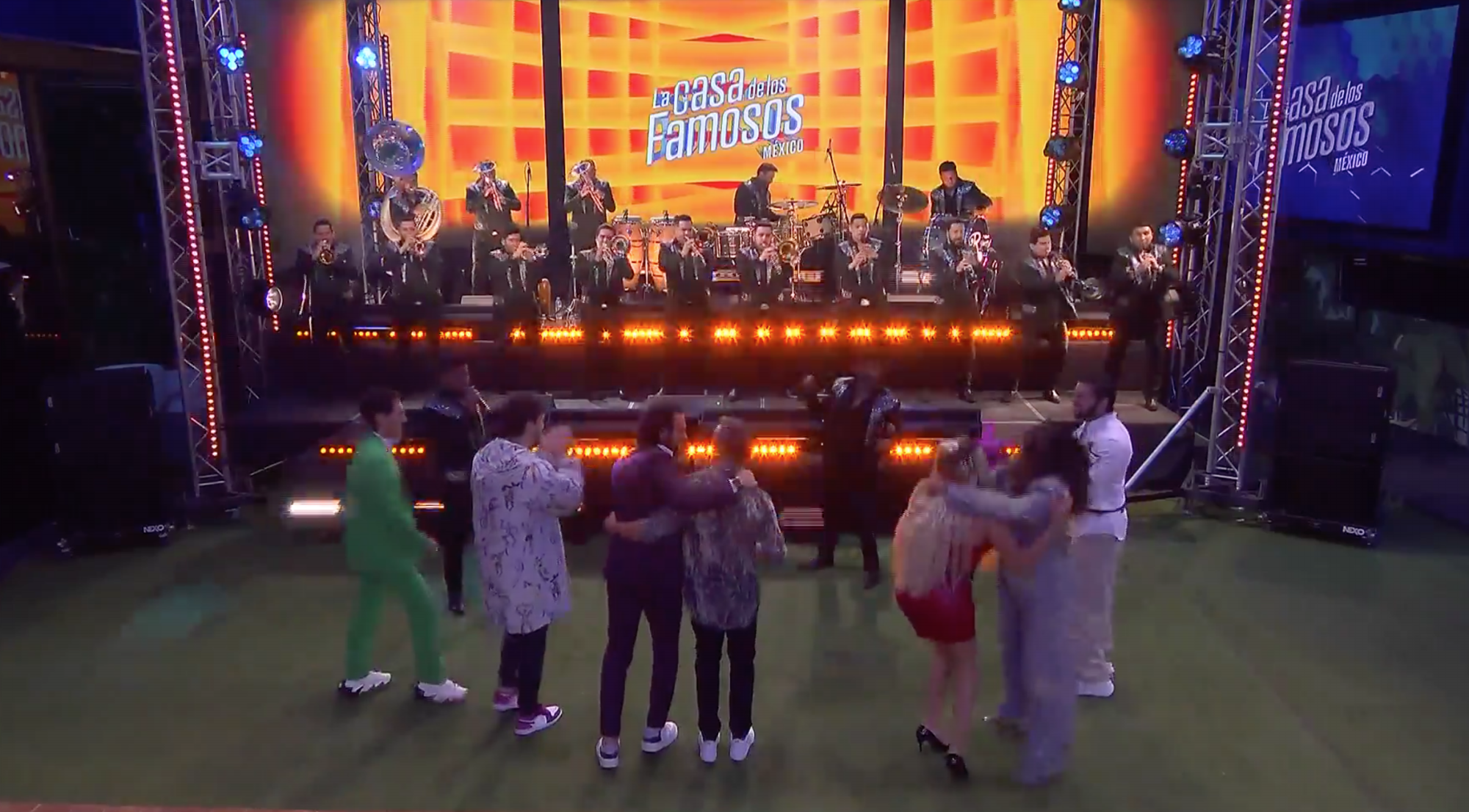 $!Baila y canta el ‘Team Infierno’ al ritmo de Banda El Recodo