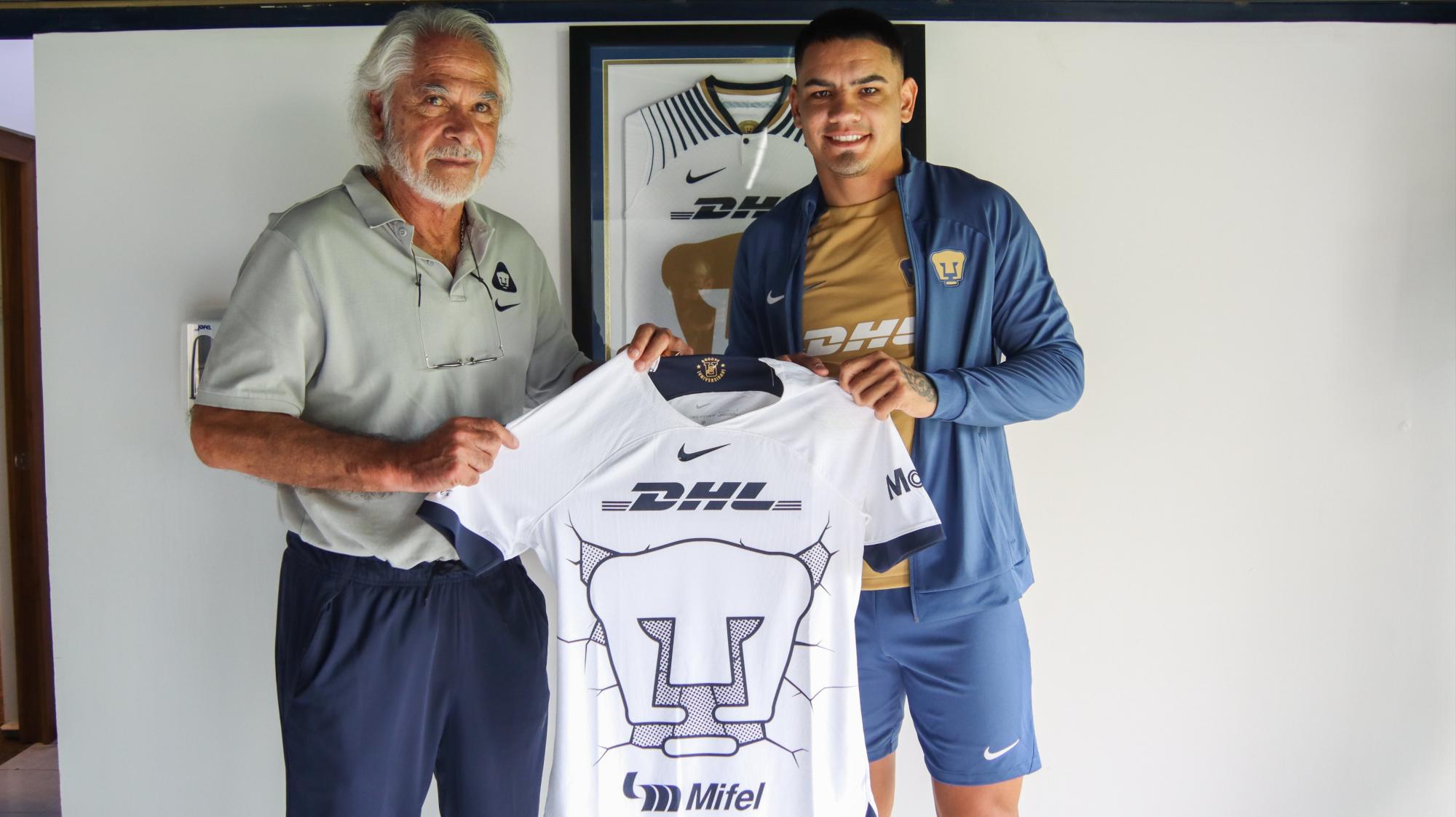 $!Pumas hizo oficial la llegada de ‘El Toro’ Fernández