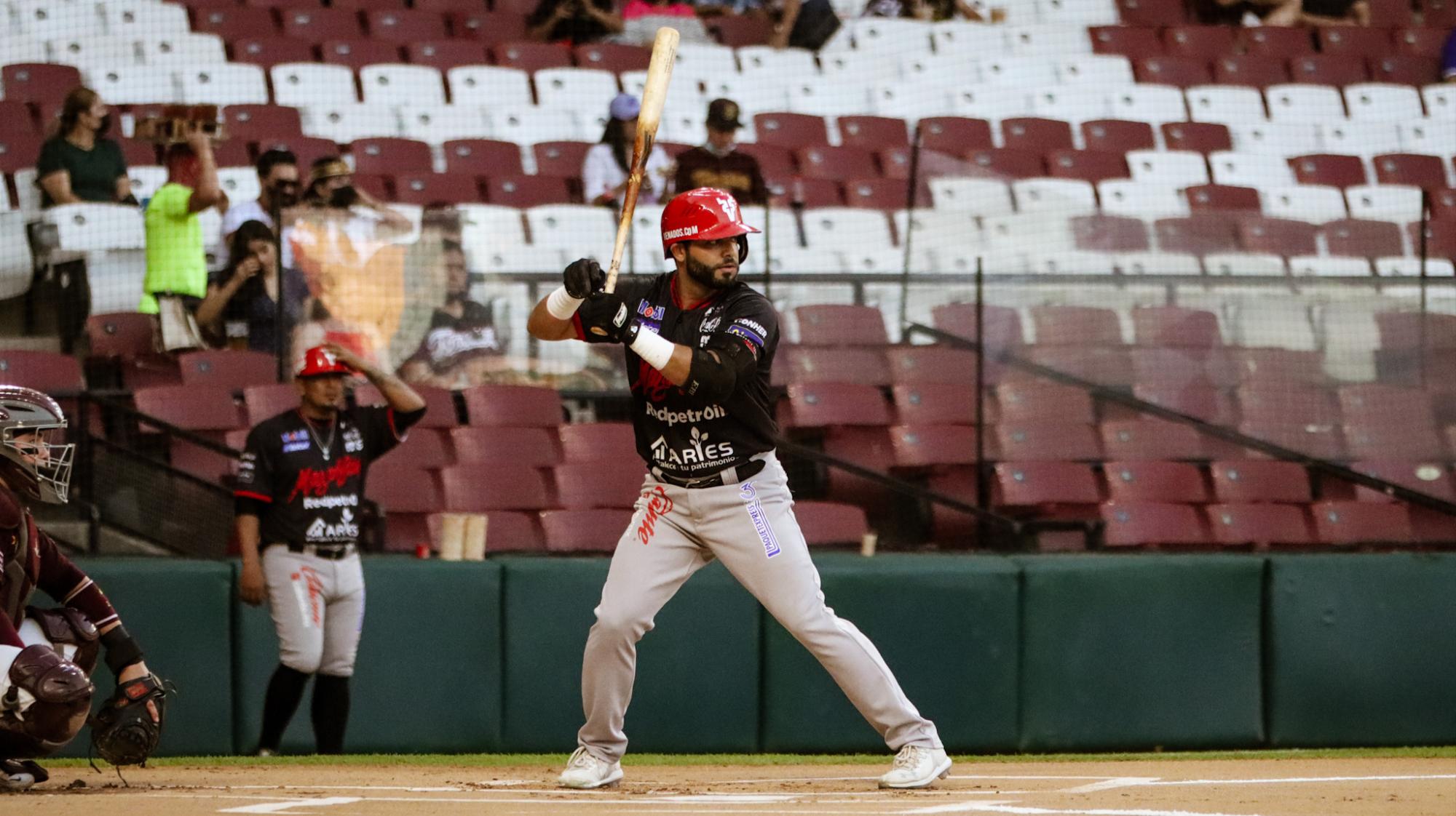 $!Venados de Mazatlán vence a Tomateros de Culiacán y se quita la barrida