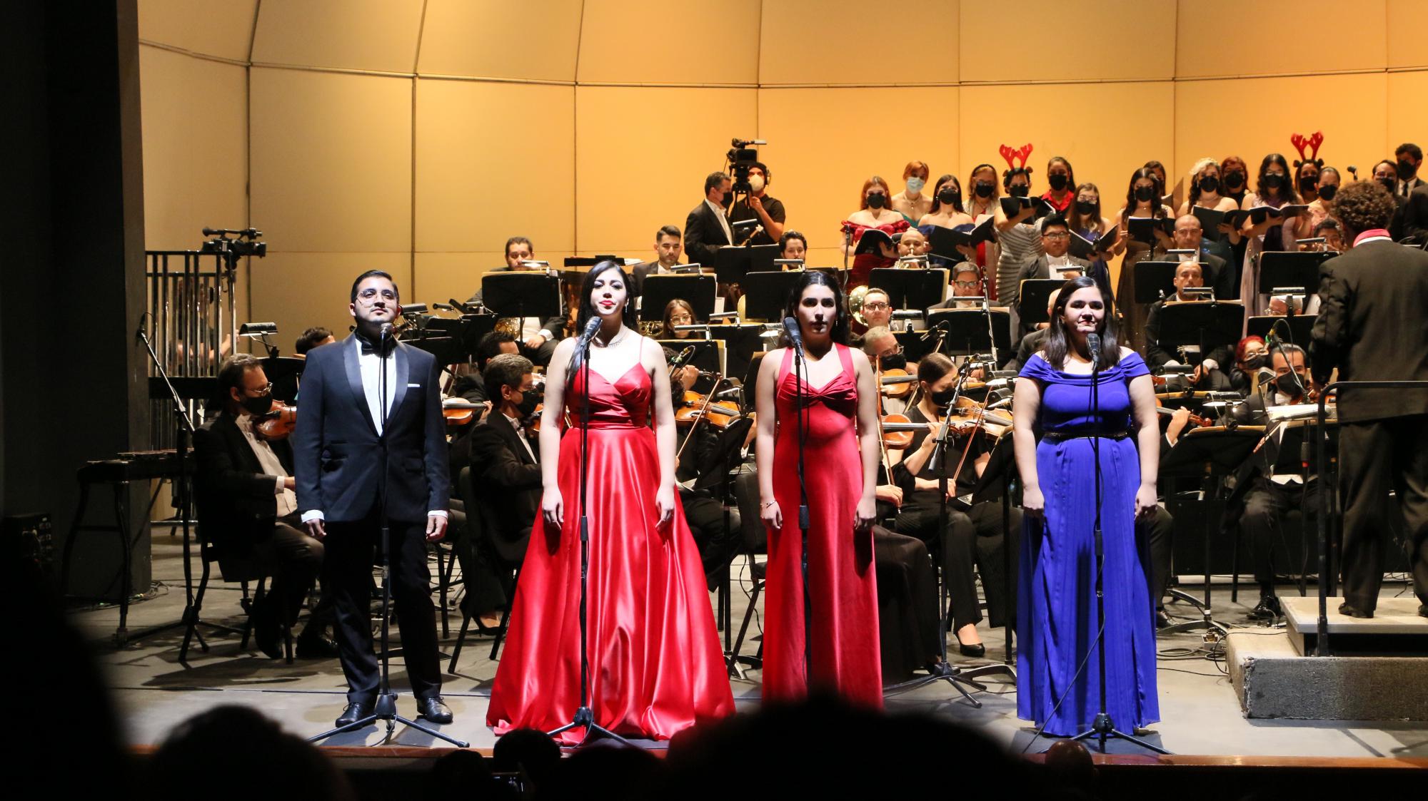 $!Celebra la OSSLA la Navidad con un concierto de gala