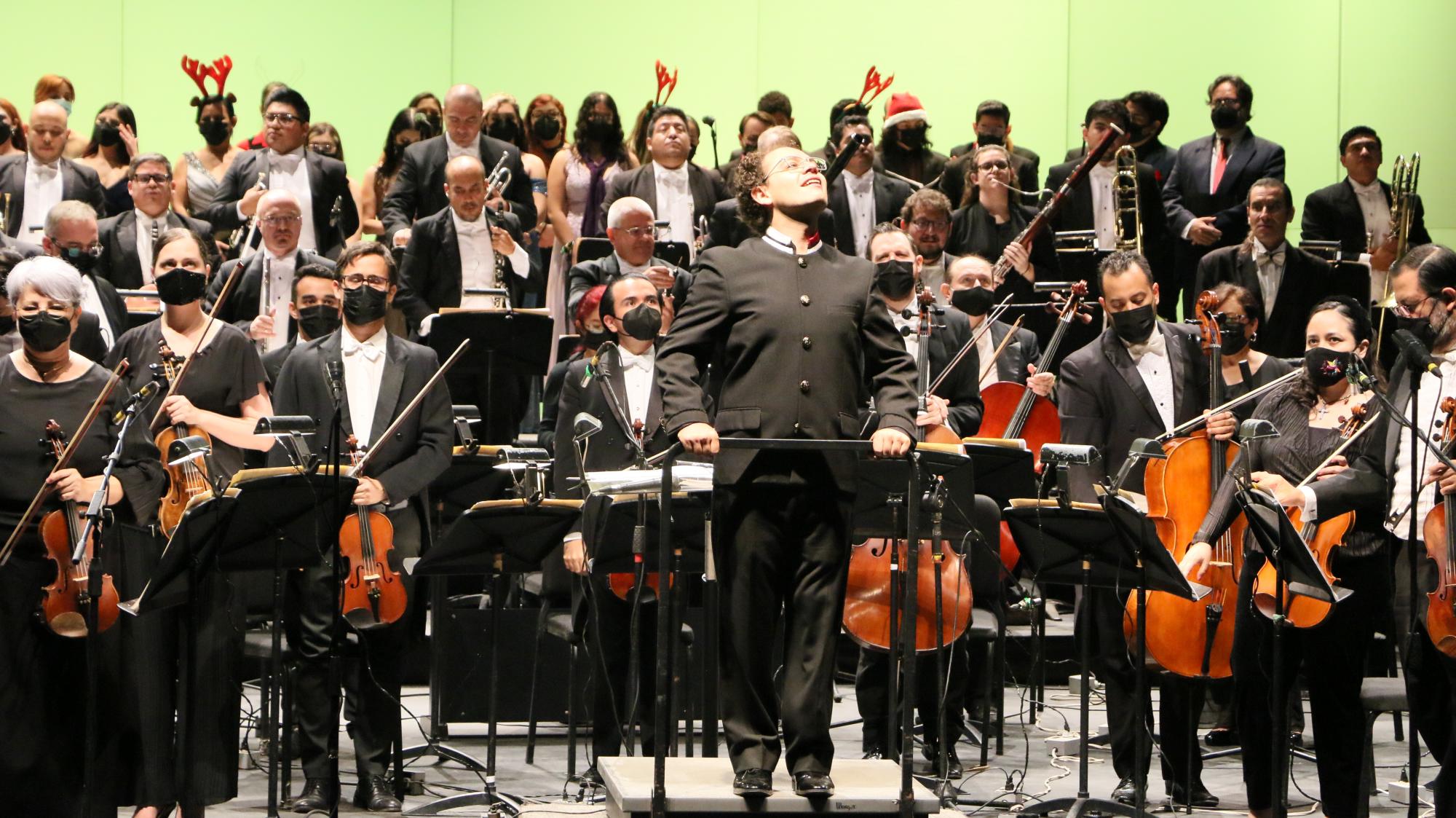 $!Celebra la OSSLA la Navidad con un concierto de gala