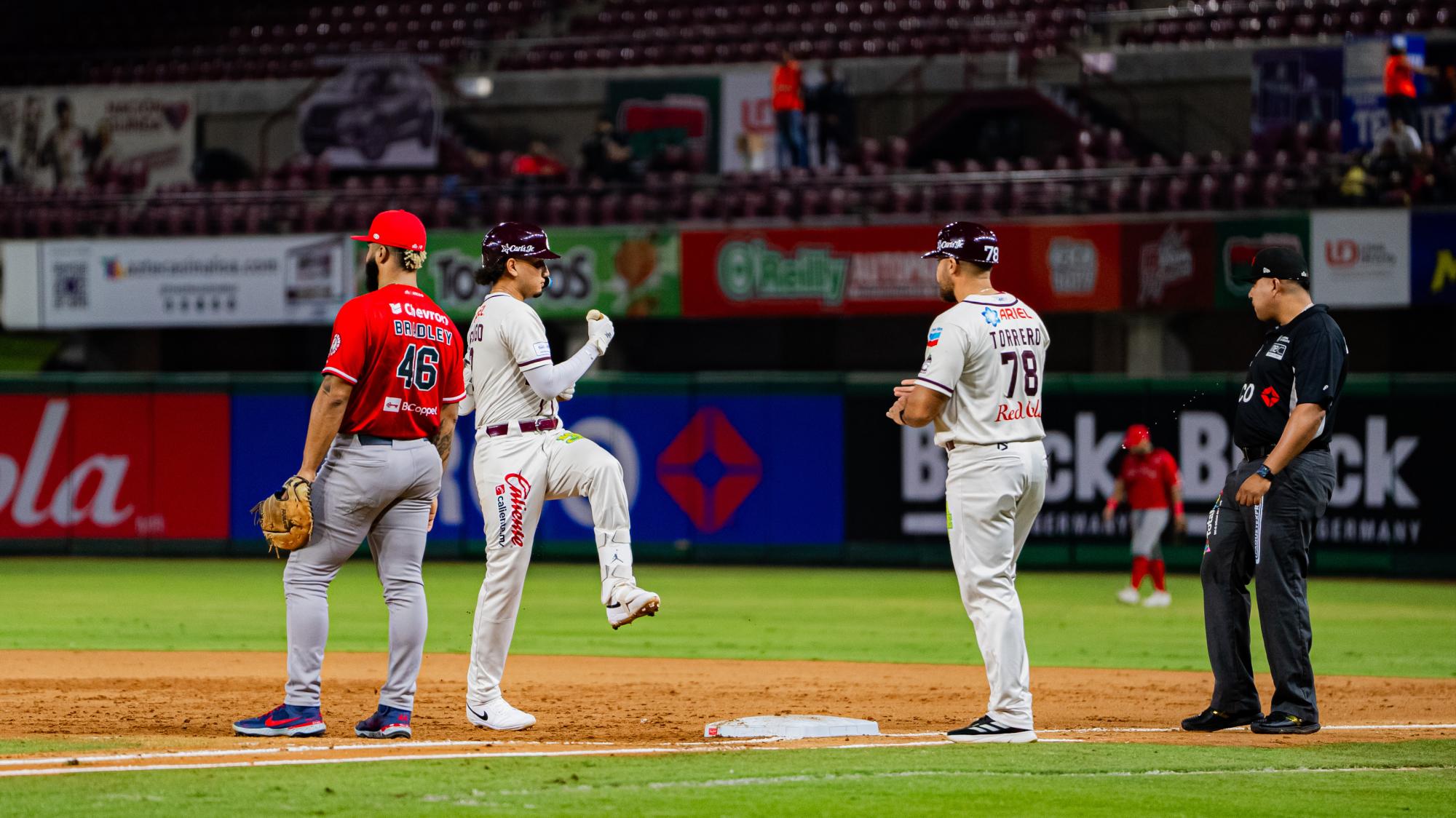 $!Tomateros de Culiacán asegura serie en casa ante Mayos de Navojoa