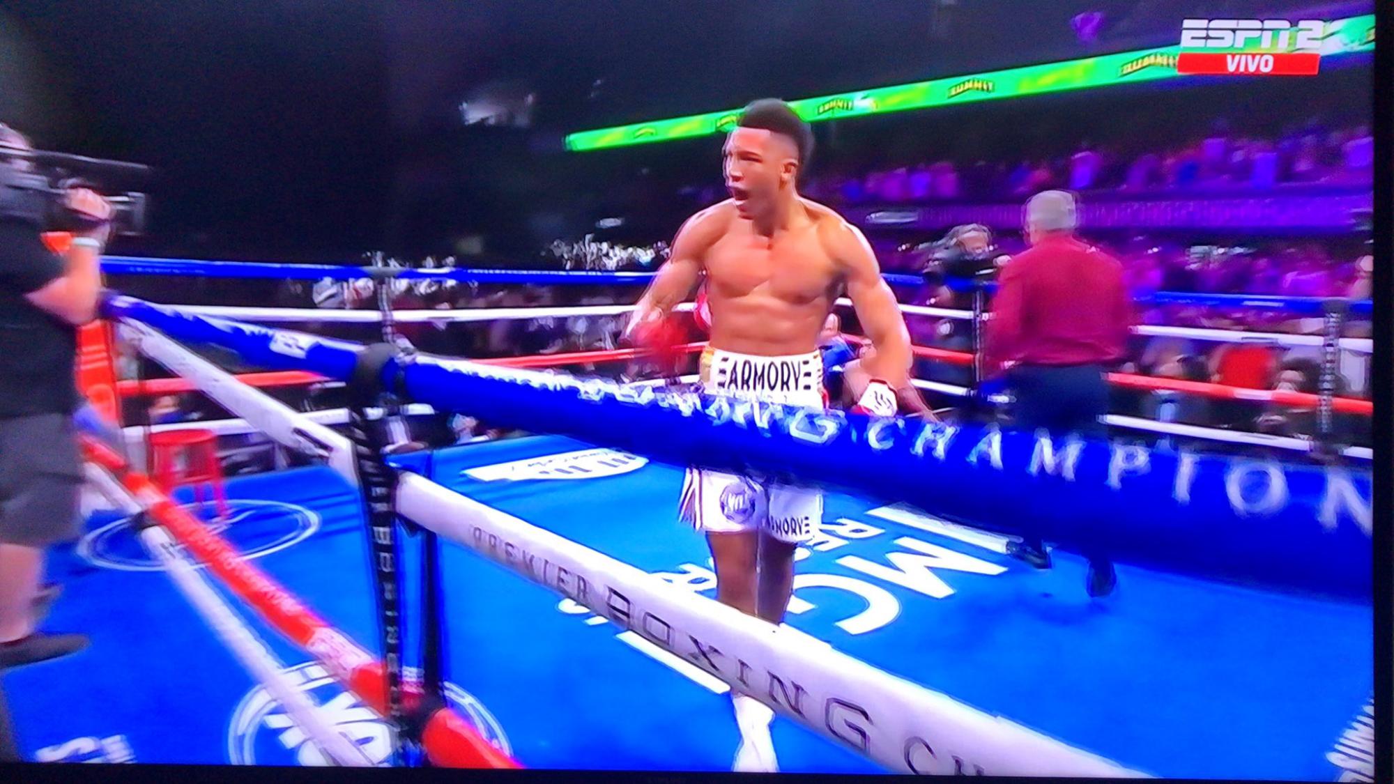 $!El campeón David Morrell fulmina a culiacanense Mario Cázares en el primer round