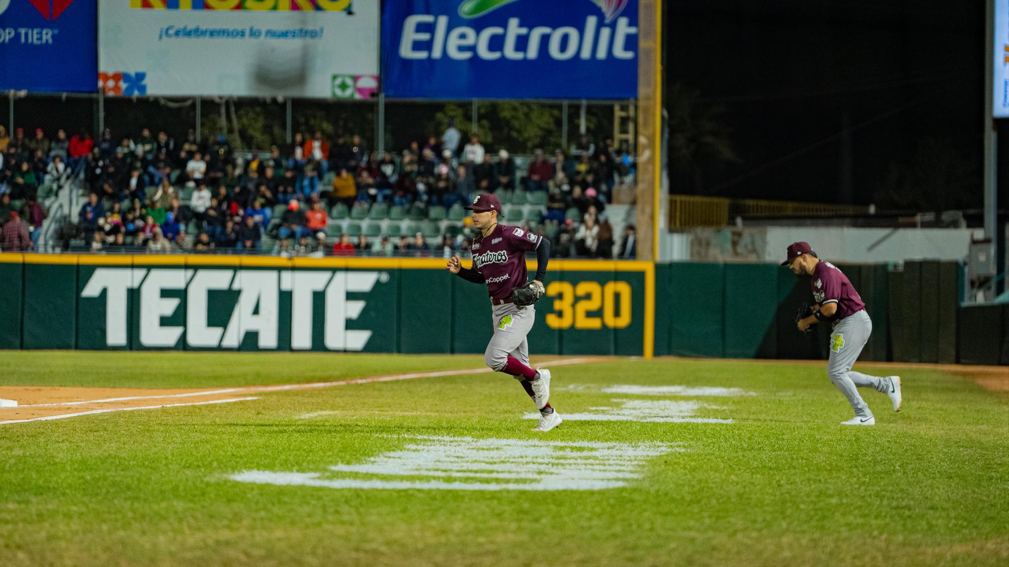 $!Tomateros se lleva emocionante triunfo ante Cañeros para tomar ventaja en las semifinales