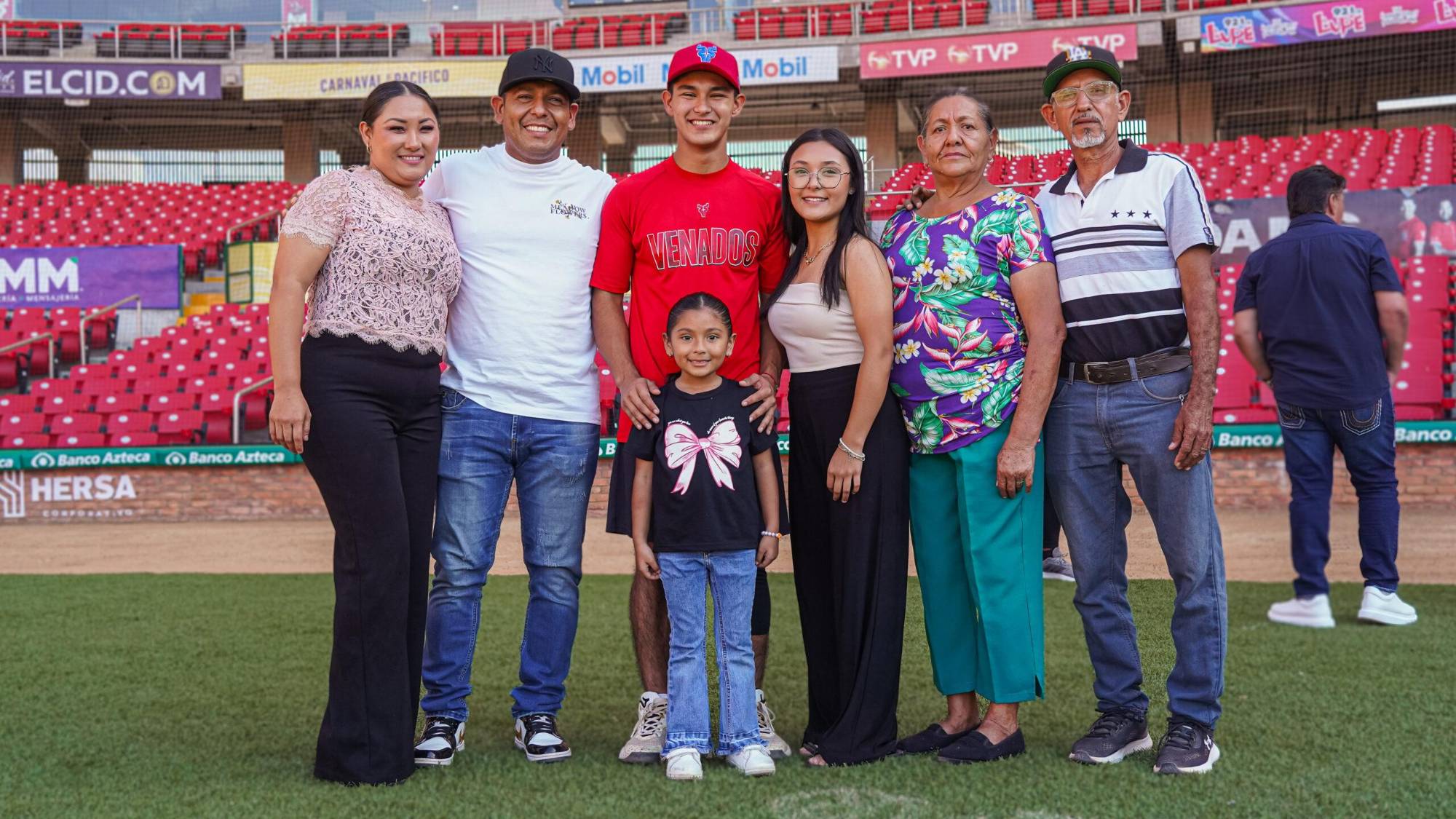 $!Es Joan Plasencia la Primera Firma del Año de Venados de Mazatlán