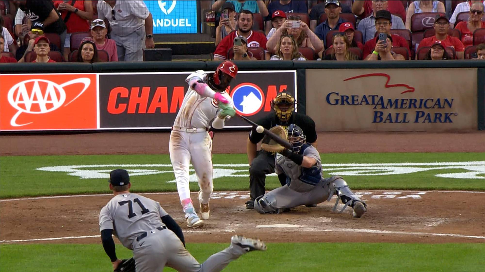 $!Elly brilla en triunfo de Rojos y recibe halago de Judge