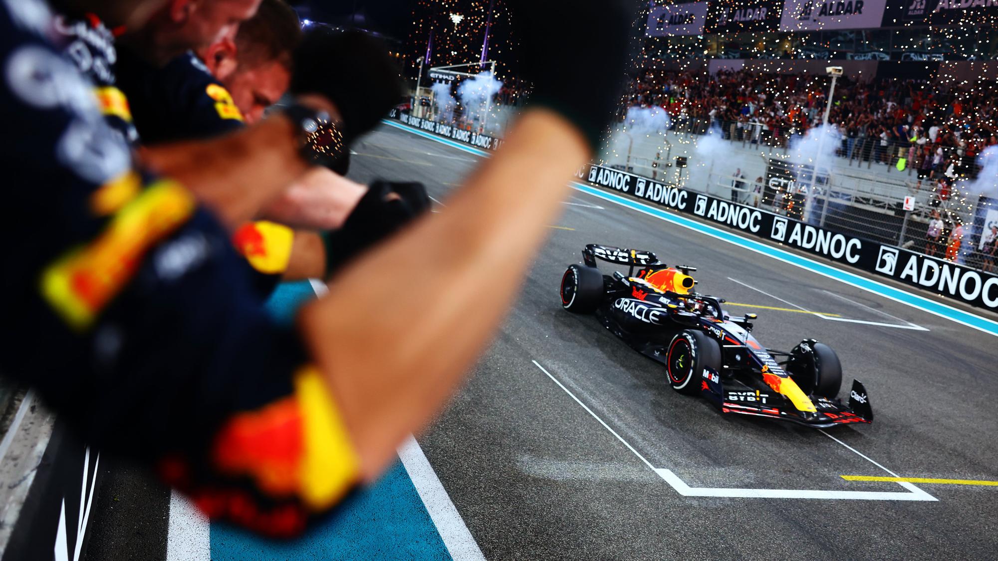 $!Checo Pérez pierde el podio en Abu Dhabi por penalización