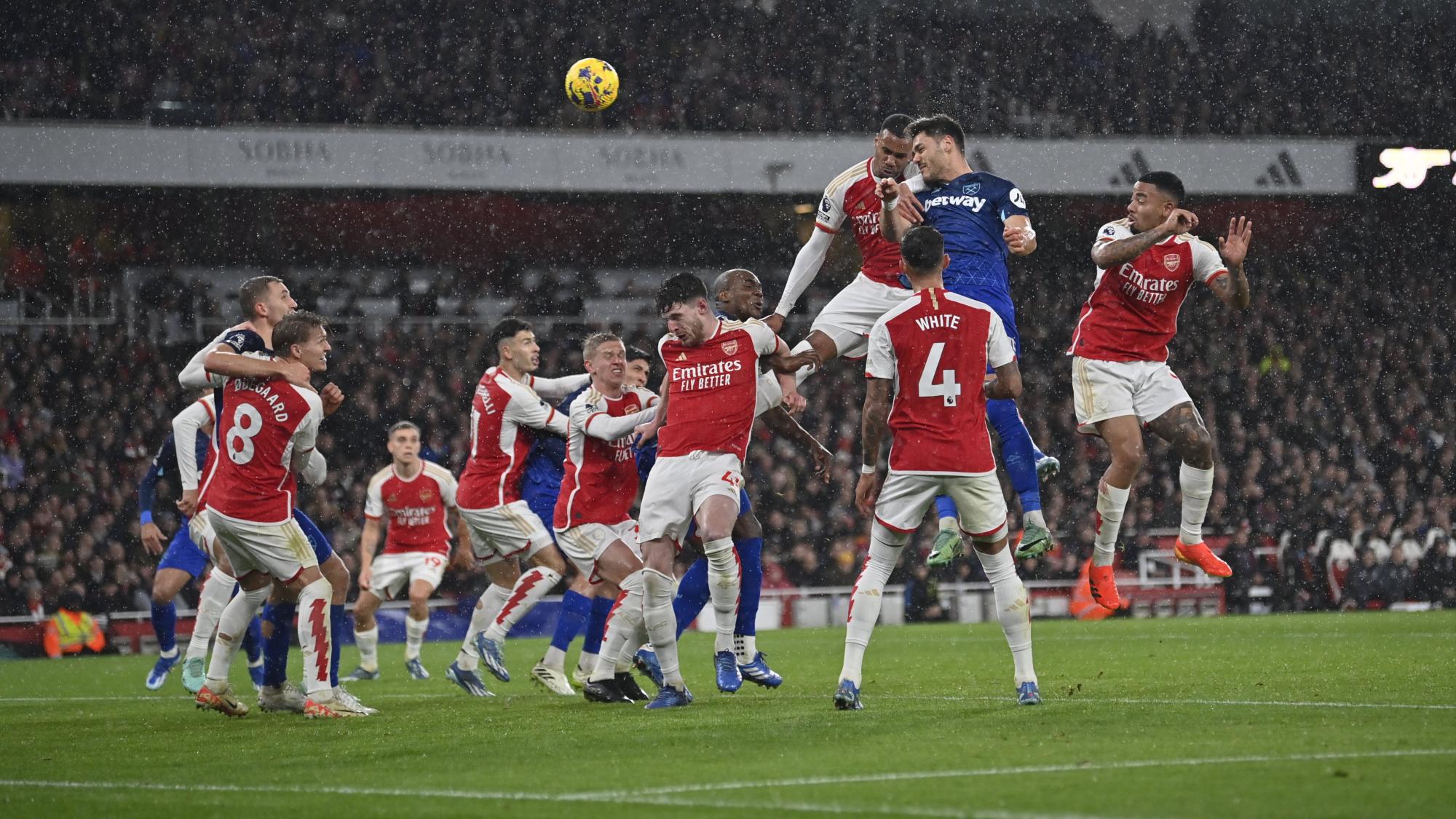 $!Edson Álvarez y el West Ham cierran el año con triunfo ante Arsenal
