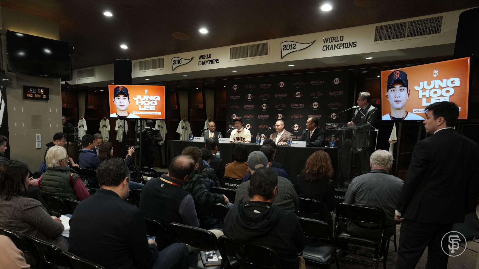 $!Los Gigantes presentaron a Jung Hoo Lee en el Oracle Park