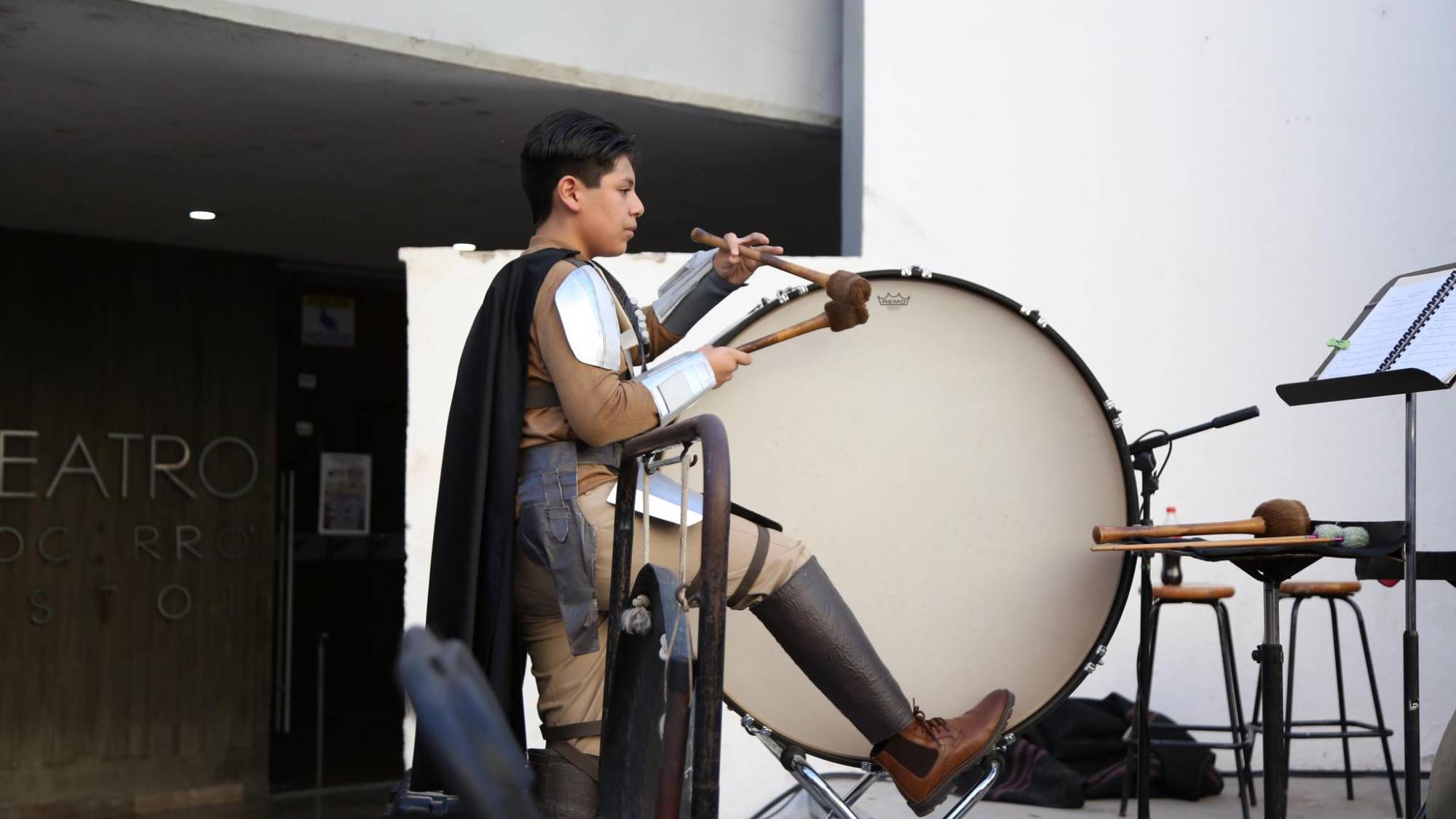 $!Los músicos se vistieron acorde al espectáculo.