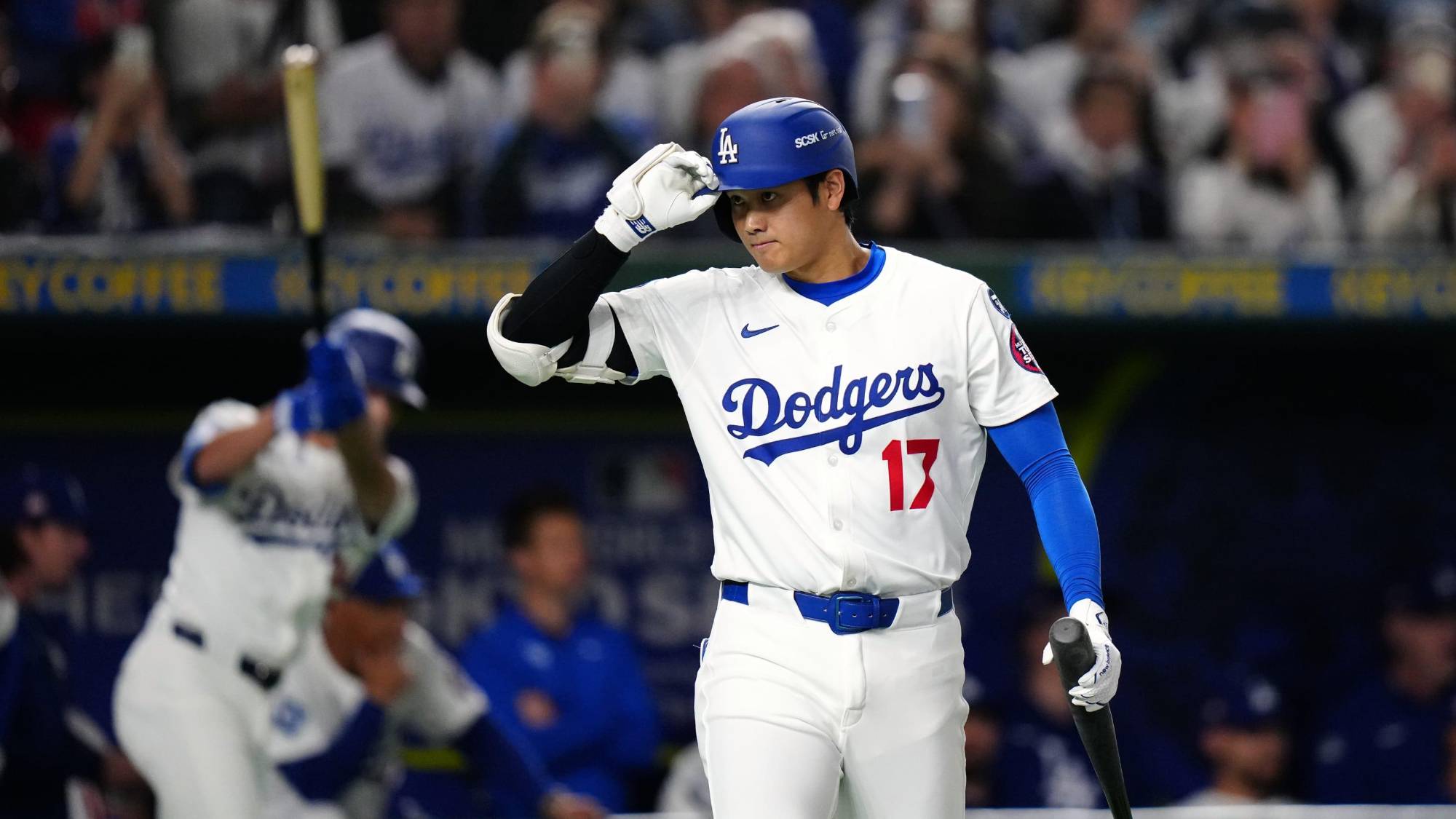 $!Ohtani encendió el Domo de Tokio con un jonrón descomunal