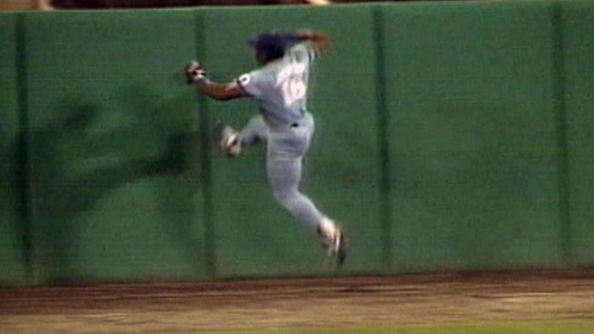 $!Bo Jackson será exaltado al Salón de la Fama de los Reales