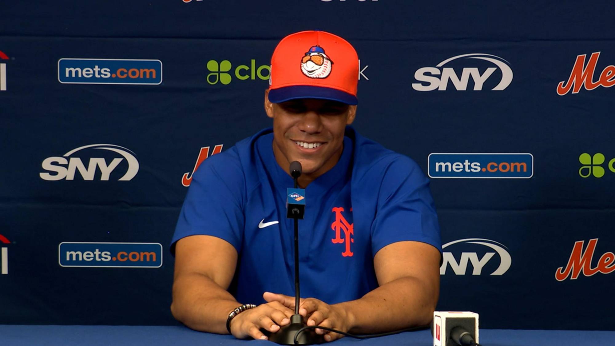 $!Juan Soto atrajo una multitud de miradas con su llegada a los entrenamientos de Mets
