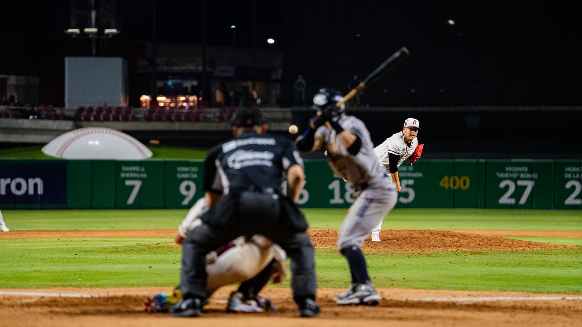 $!César Mendoza da triunfo a Tomateros de Culiacán sobre Sultanes