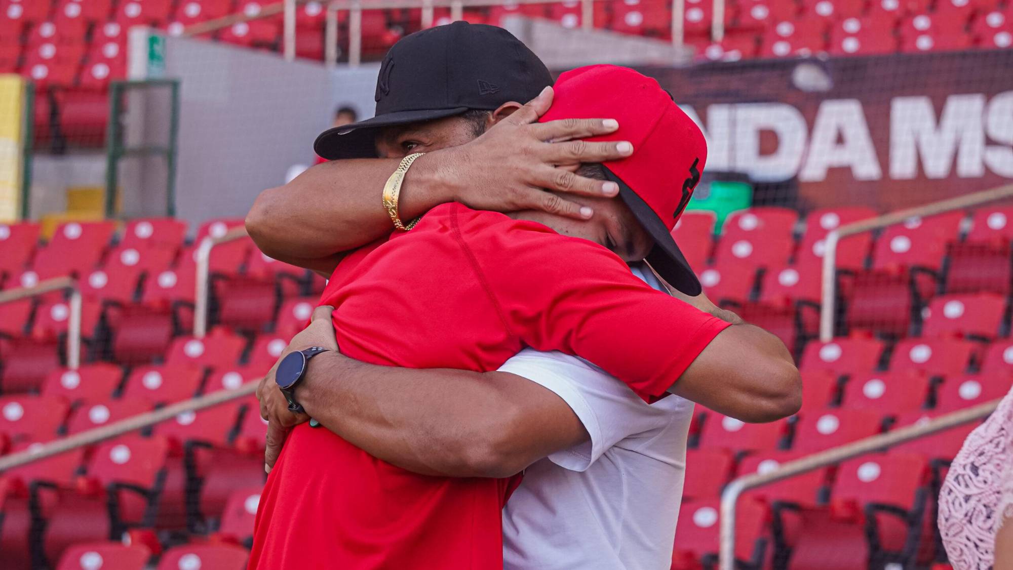 $!Es Joan Plasencia la Primera Firma del Año de Venados de Mazatlán