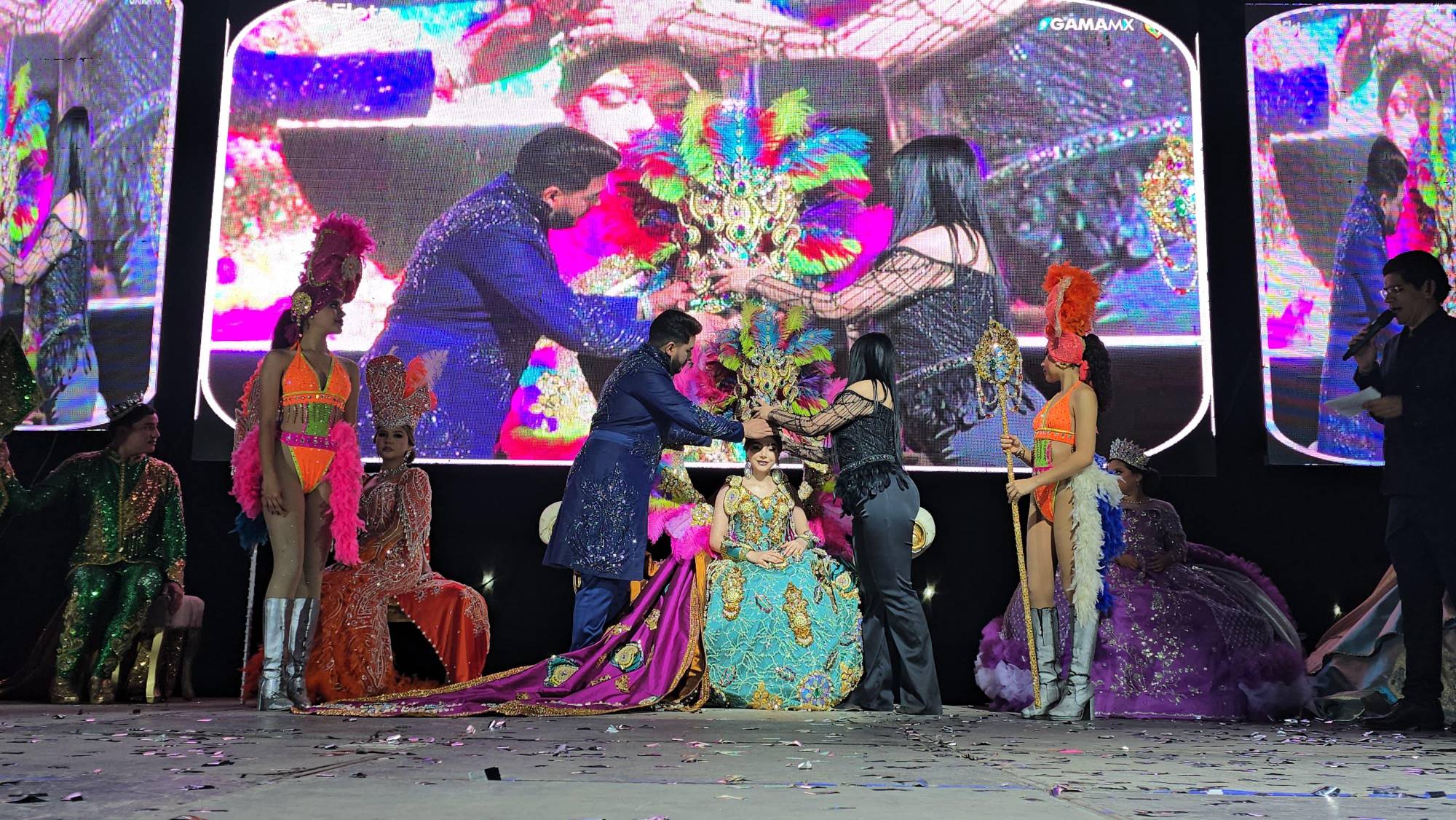 $!Coronan a reinas y rey del Carnaval Elota 2025, ‘Carioca: El Río de la Fantasía’