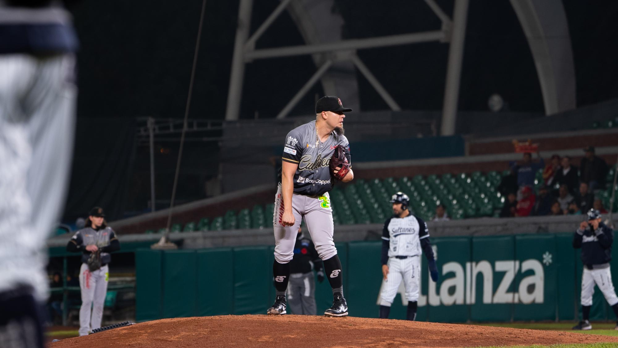$!Tomateros cae ante Sultanes en juego recortado por neblina